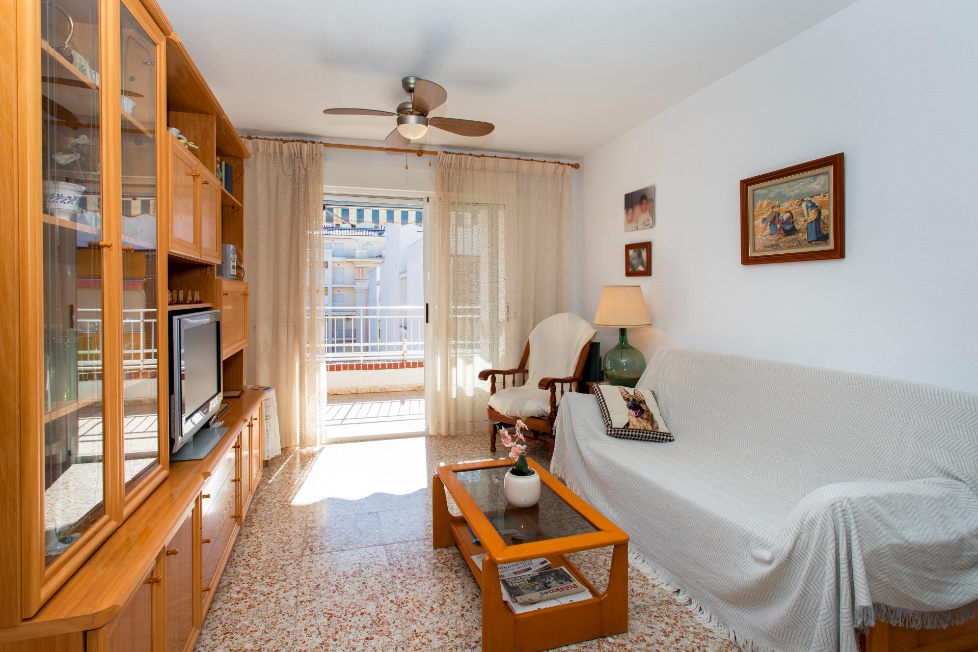 Living room with tiled floor and natural light in 3-bedroom penthouse, Playa del Cura