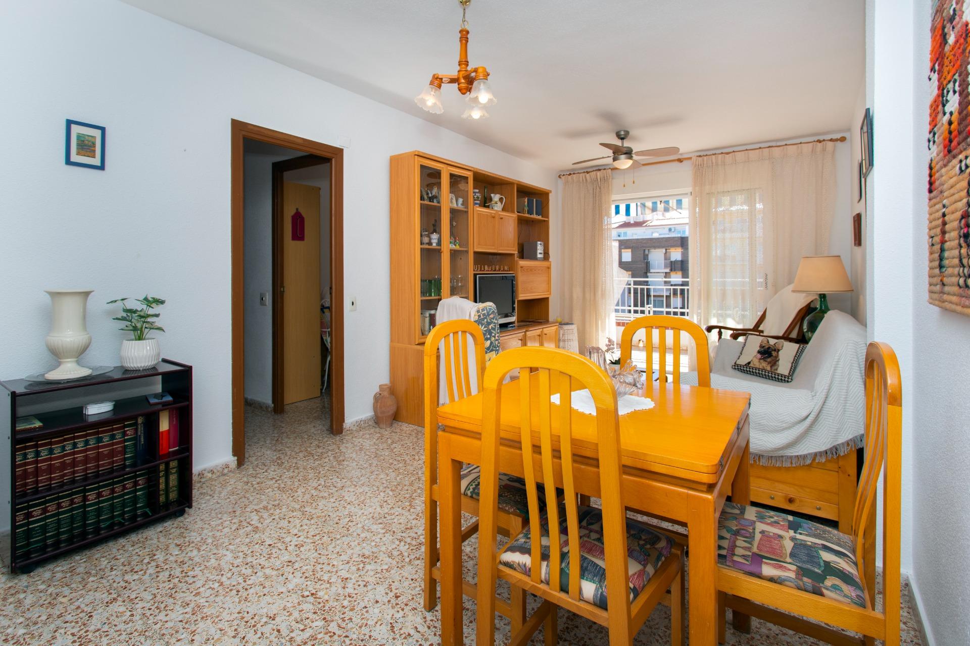 Dining area with table and chairs in top-floor penthouse, Playa del Cura, Torrevieja