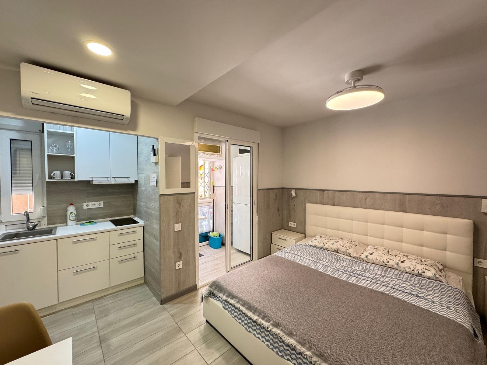 Kitchen worktop with integrated appliances, 2-bedroom apartment, Playa del Cura