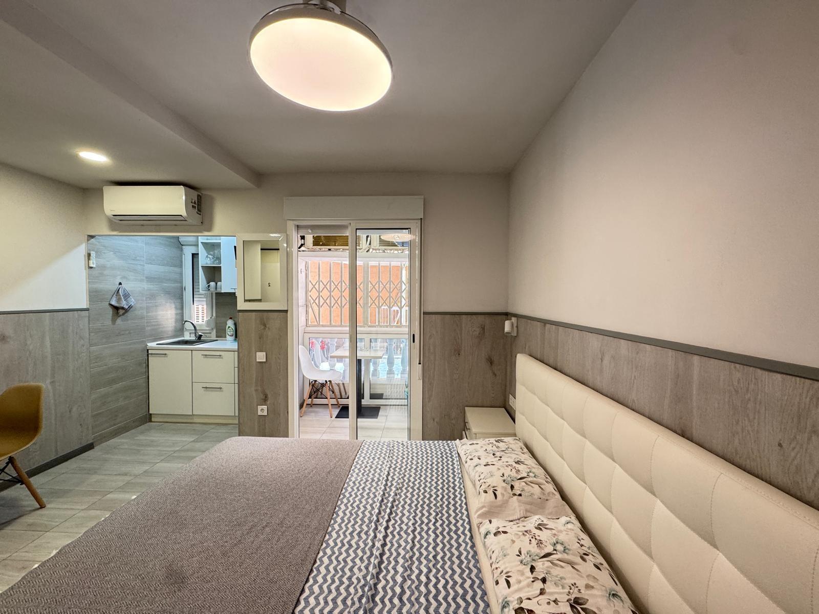 Fitted kitchen units with overhead cupboards, 2-bedroom apartment, Playa del Cura