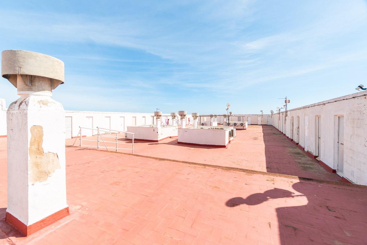 Bedroom window with natural light, 2-bedroom apartment in Rocío del Mar