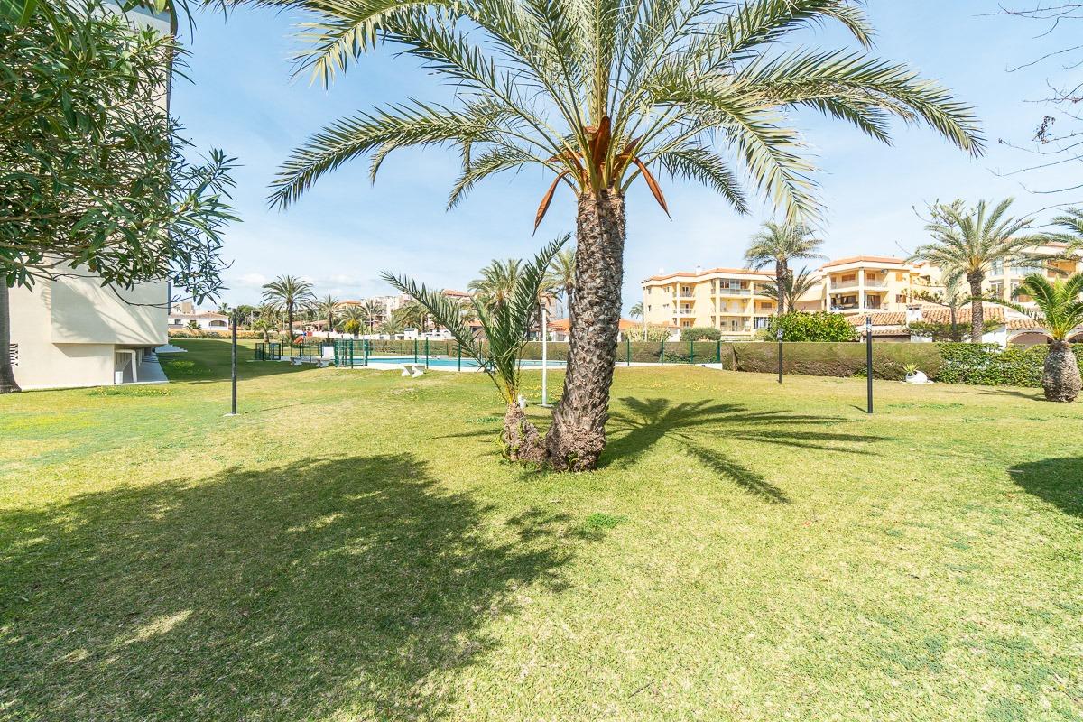 Third-floor landing area, apartment building in Rocío del Mar