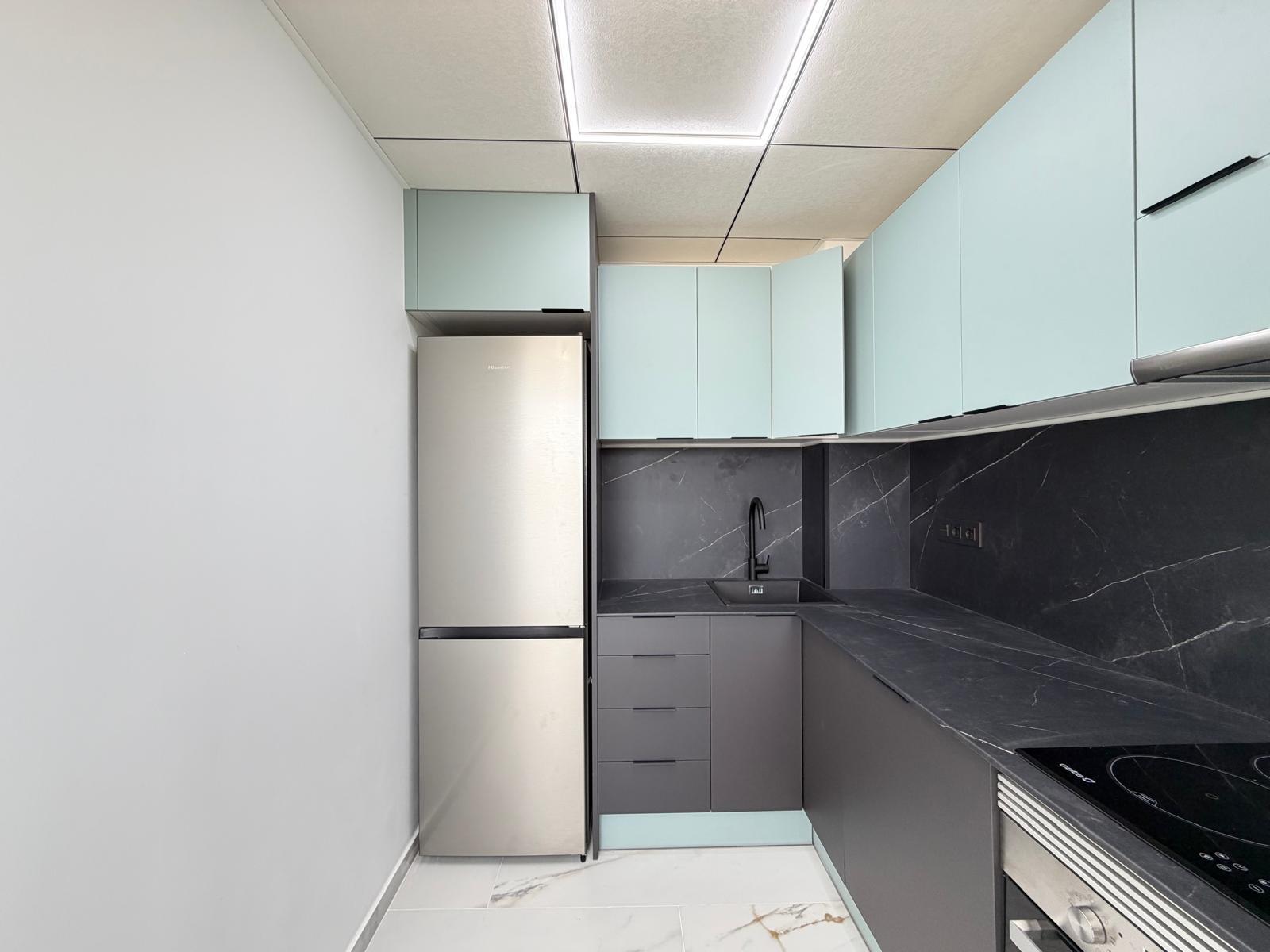 Bathroom with updated plumbing fittings in La Zenia apartment