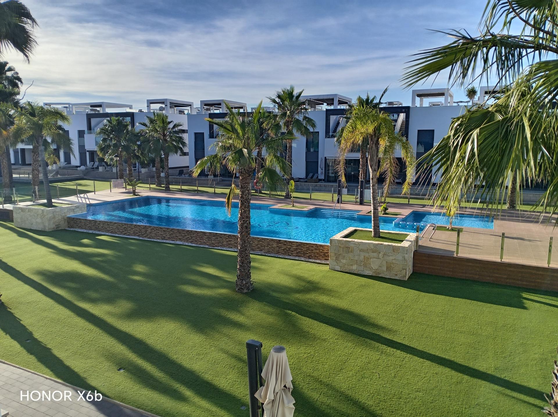 Living and dining area in 2-bedroom upper-floor bungalow, El Raso, Guardamar Del Segura