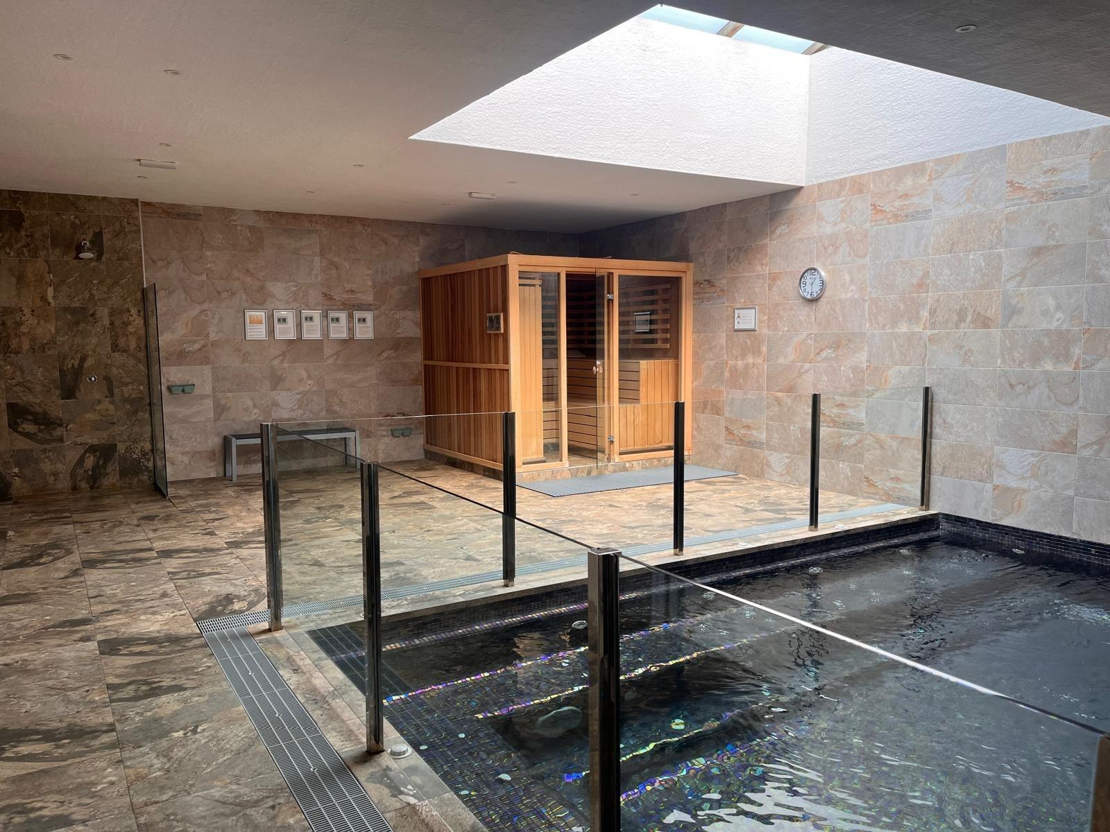Open sky view from rooftop solarium in upper-floor bungalow, El Raso, Guardamar Del Segura