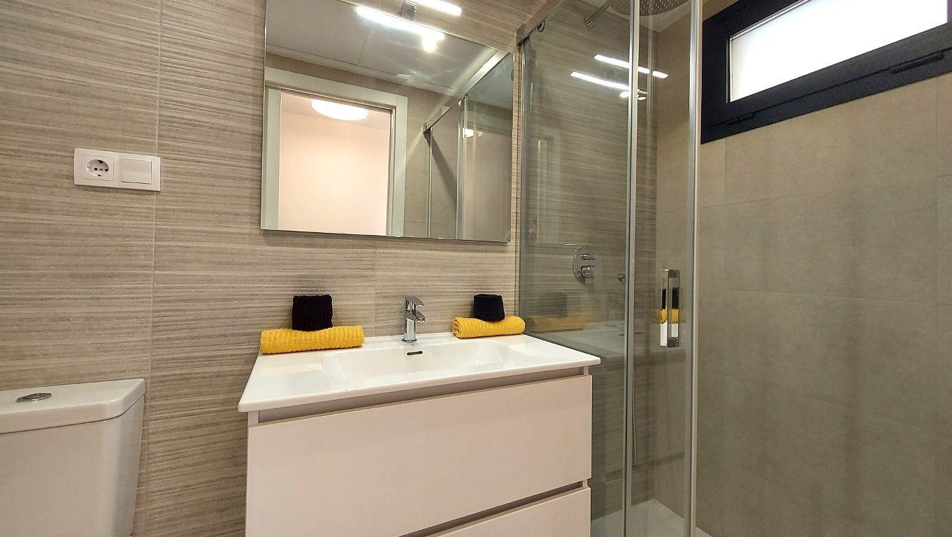 Bedroom with window and natural light in new-build apartment, Pueblo, San Miguel de Salinas