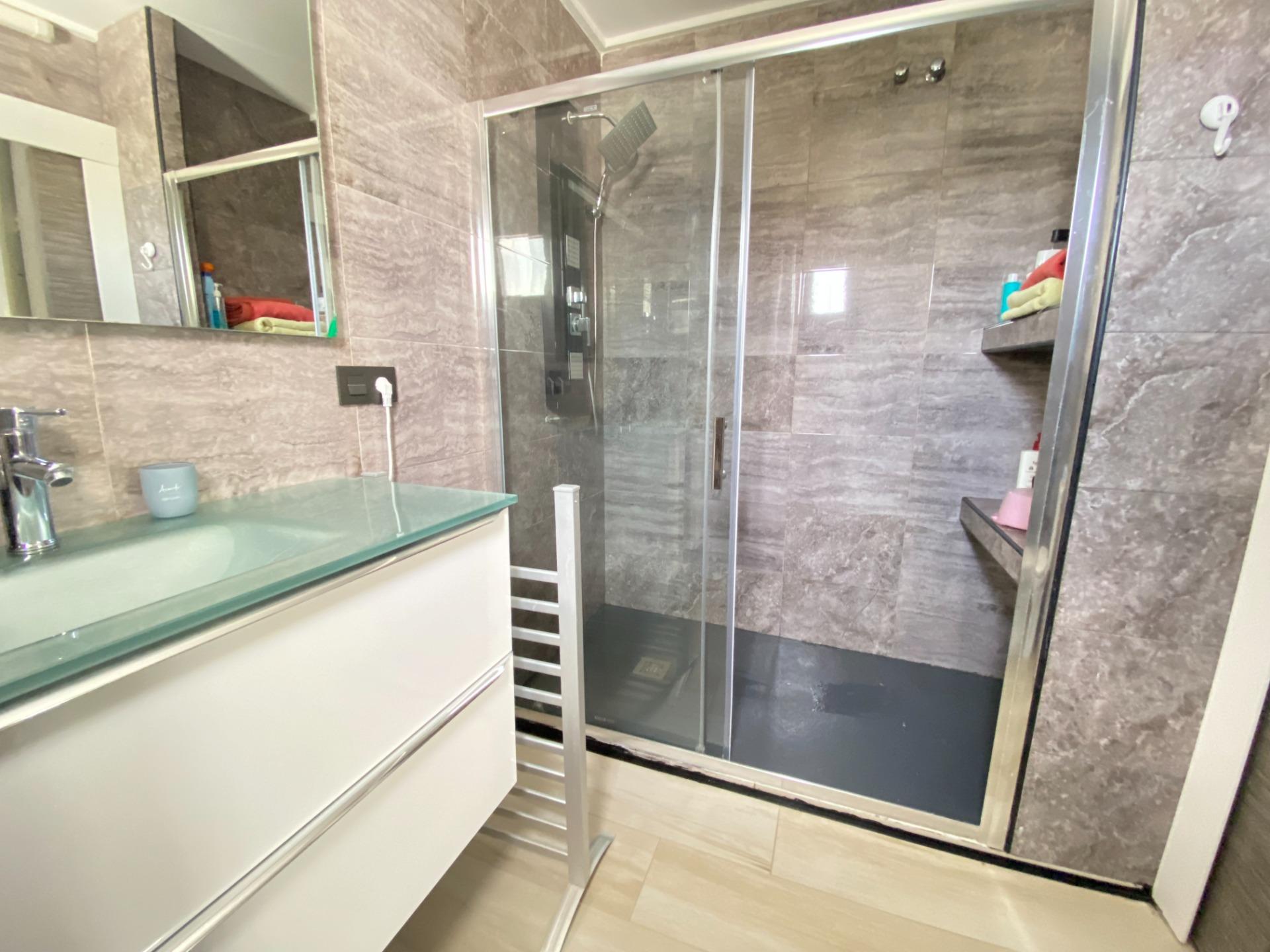 Pool surround and garden, detached villa, Torreta Florida, Torrevieja