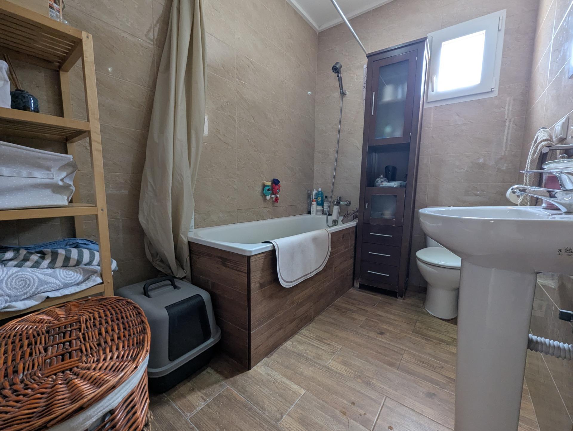 Bathroom fittings in 3-bedroom villa, Torreta Florida, Torrevieja