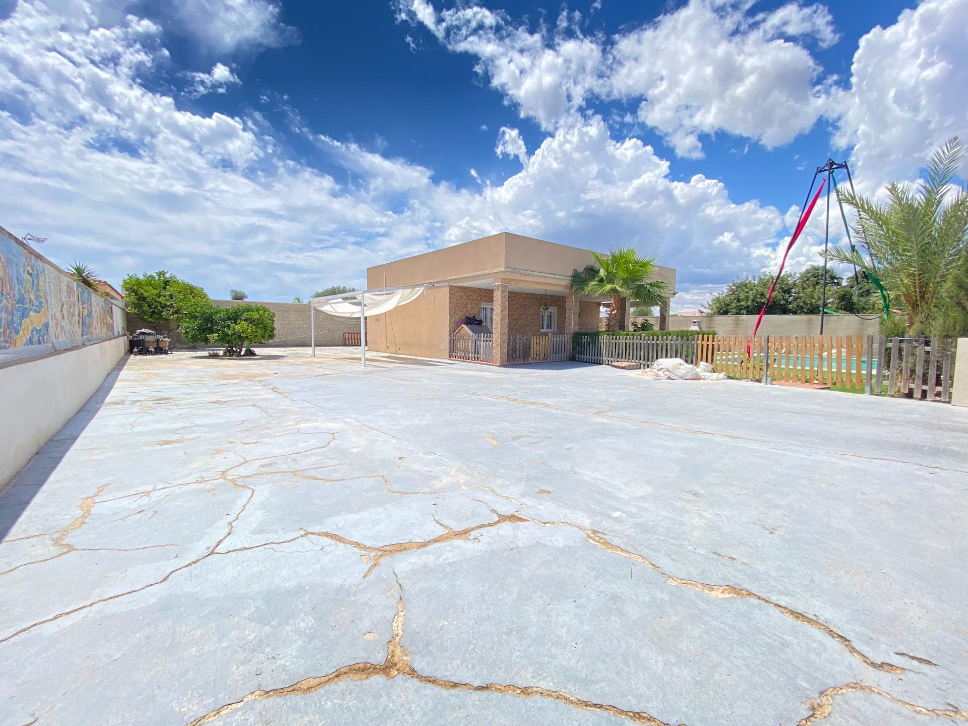 40m2 terrace area of 3-bedroom villa in Torreta Florida, Torrevieja