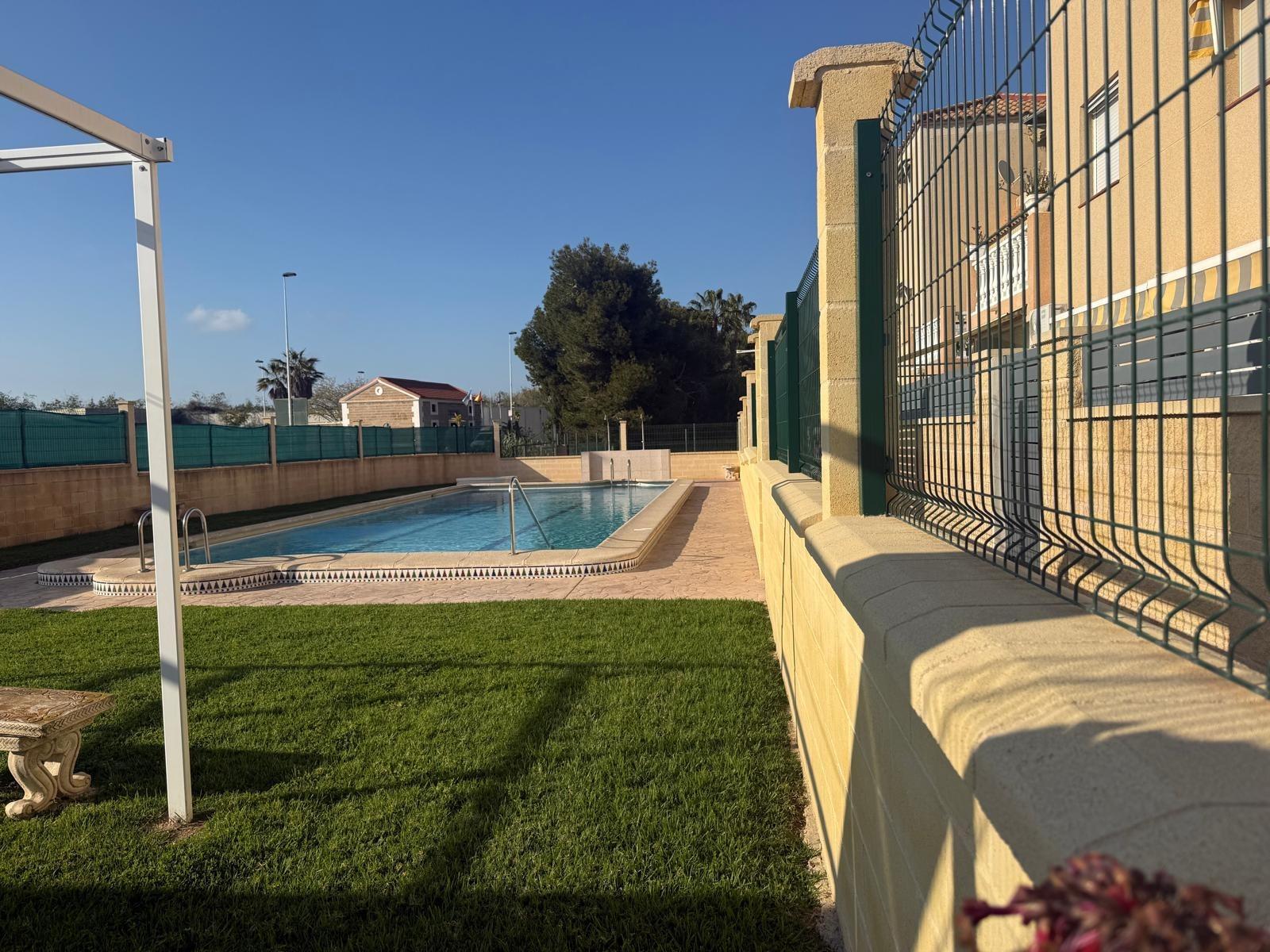 Upper-floor landing with stairs in 1-bedroom townhouse, Torreblanca, Torrevieja