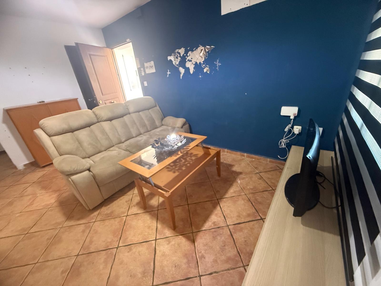 Full bathroom with shower and basin in 1-bedroom townhouse, Torreblanca, Torrevieja