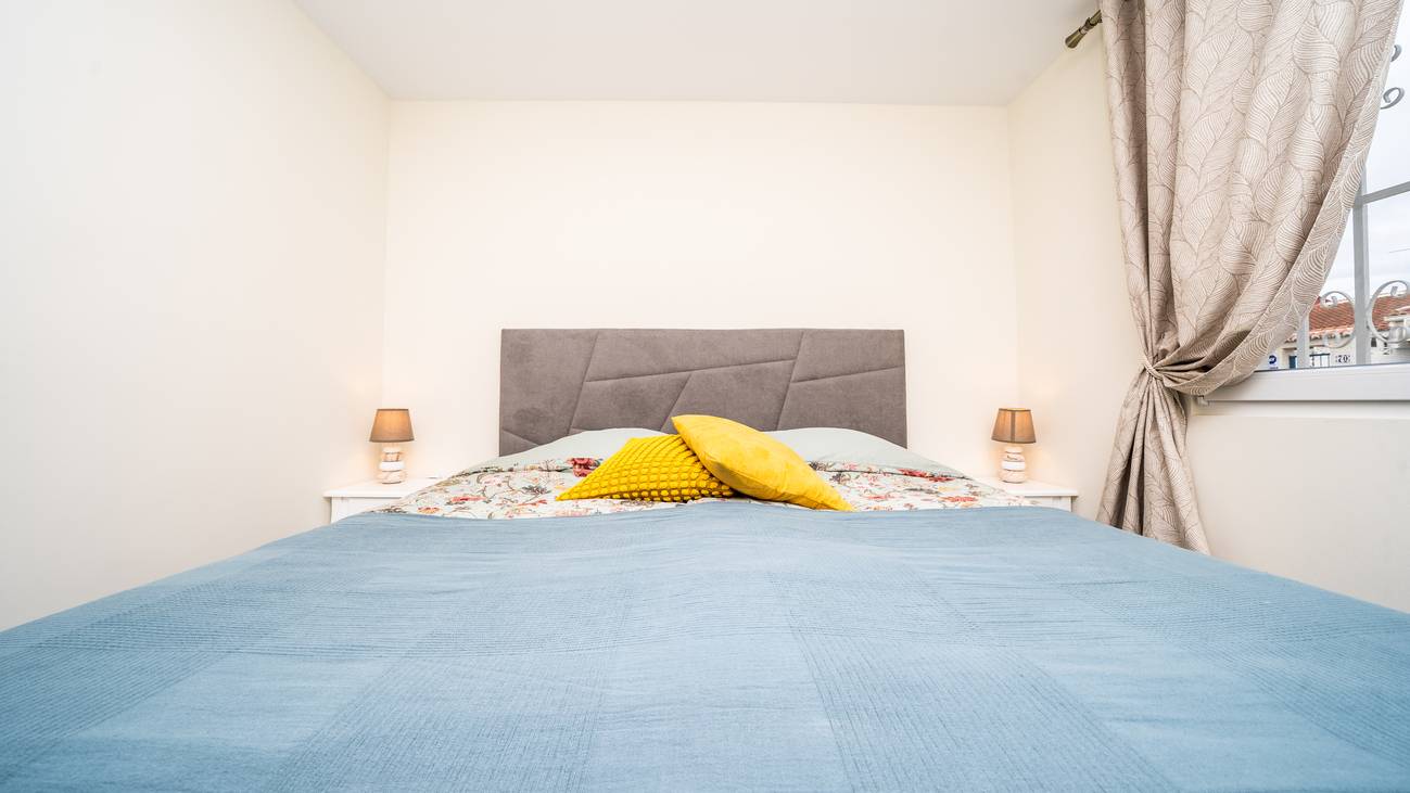 Living room with wall-mounted air conditioning unit, Centro, Torrevieja