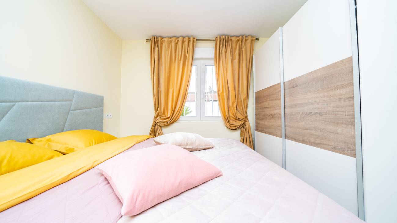Kitchen appliances and fitted units in 3-bedroom bungalow, Centro, Torrevieja