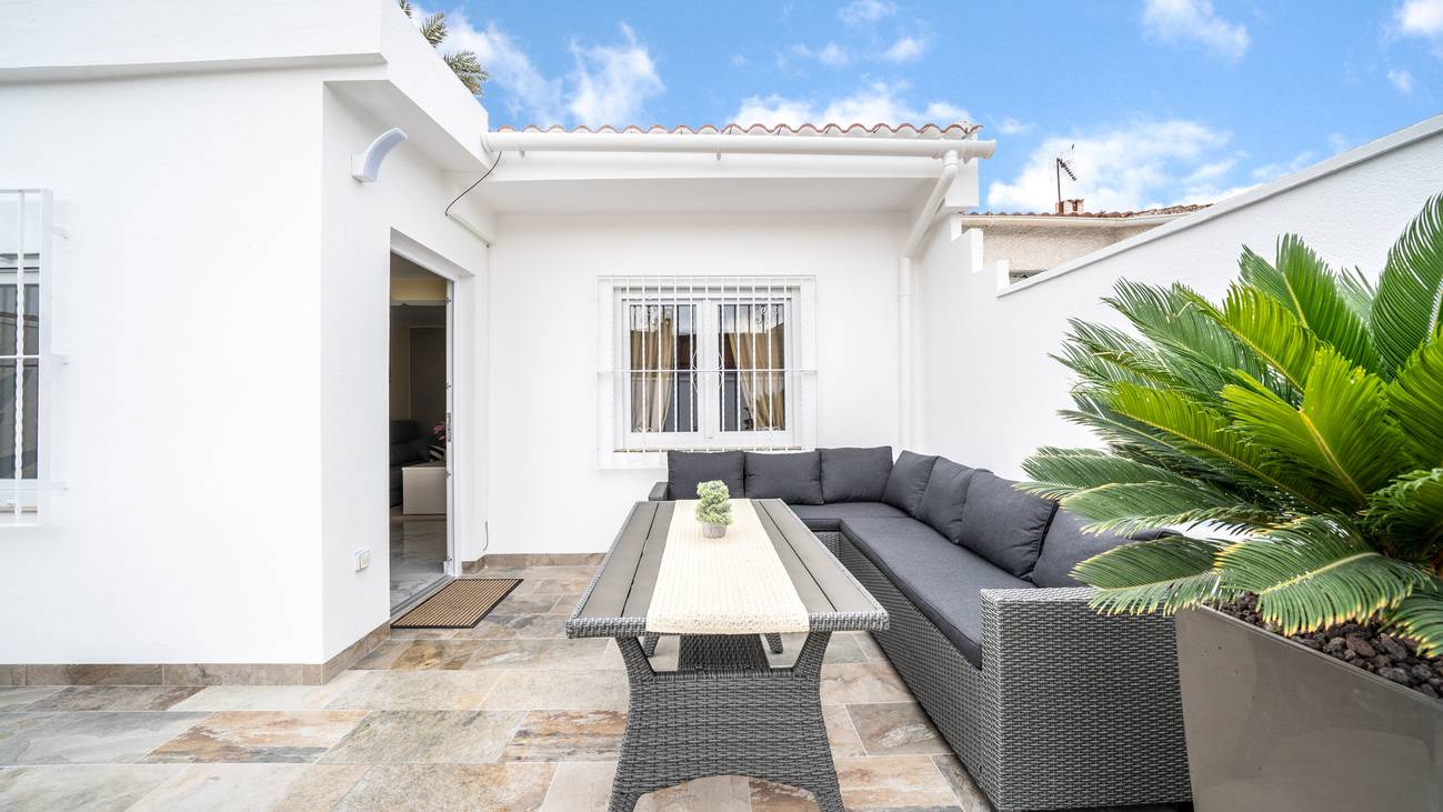 Open-plan living area in 3-bedroom bungalow, Centro, Torrevieja