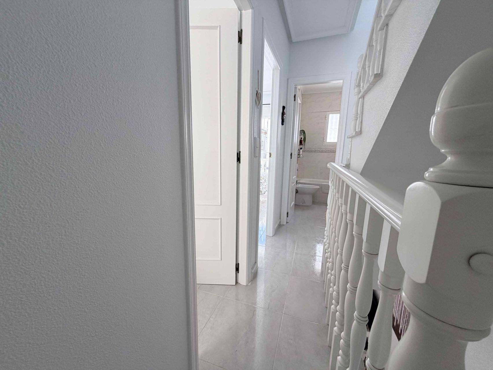 Entrance hallway in 3-bedroom villa, Los Almendros-La Florida
