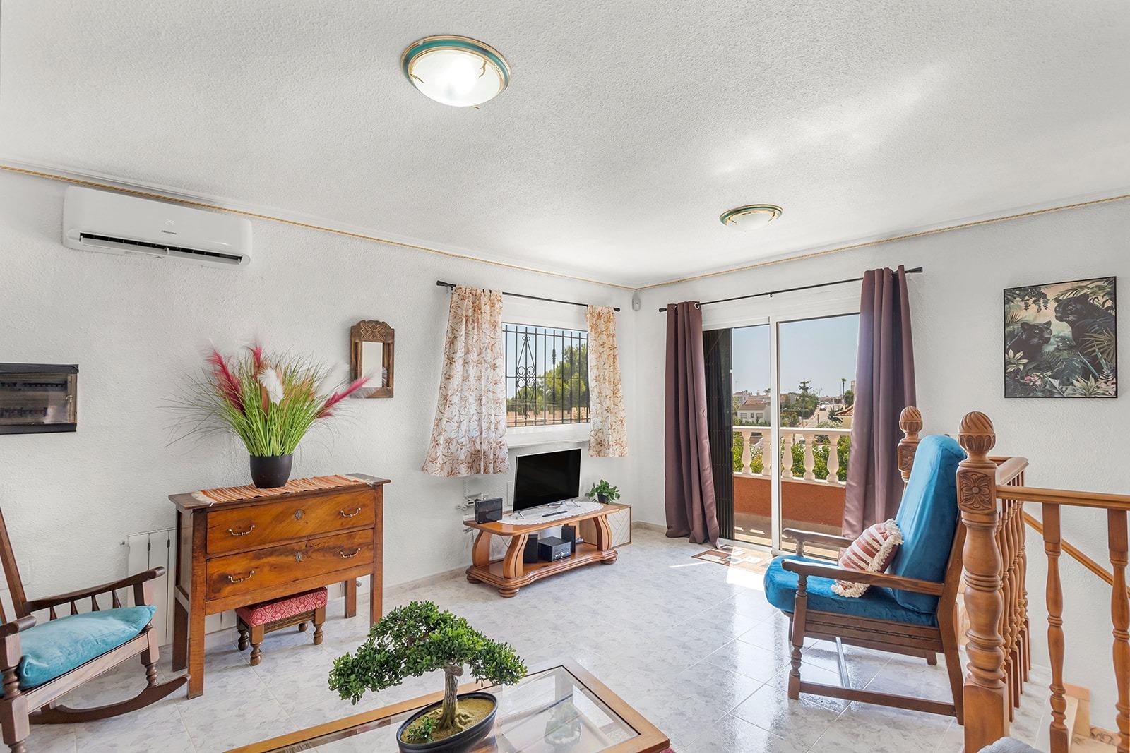Parking area for two vehicles, villa in Los Balcones, Torrevieja