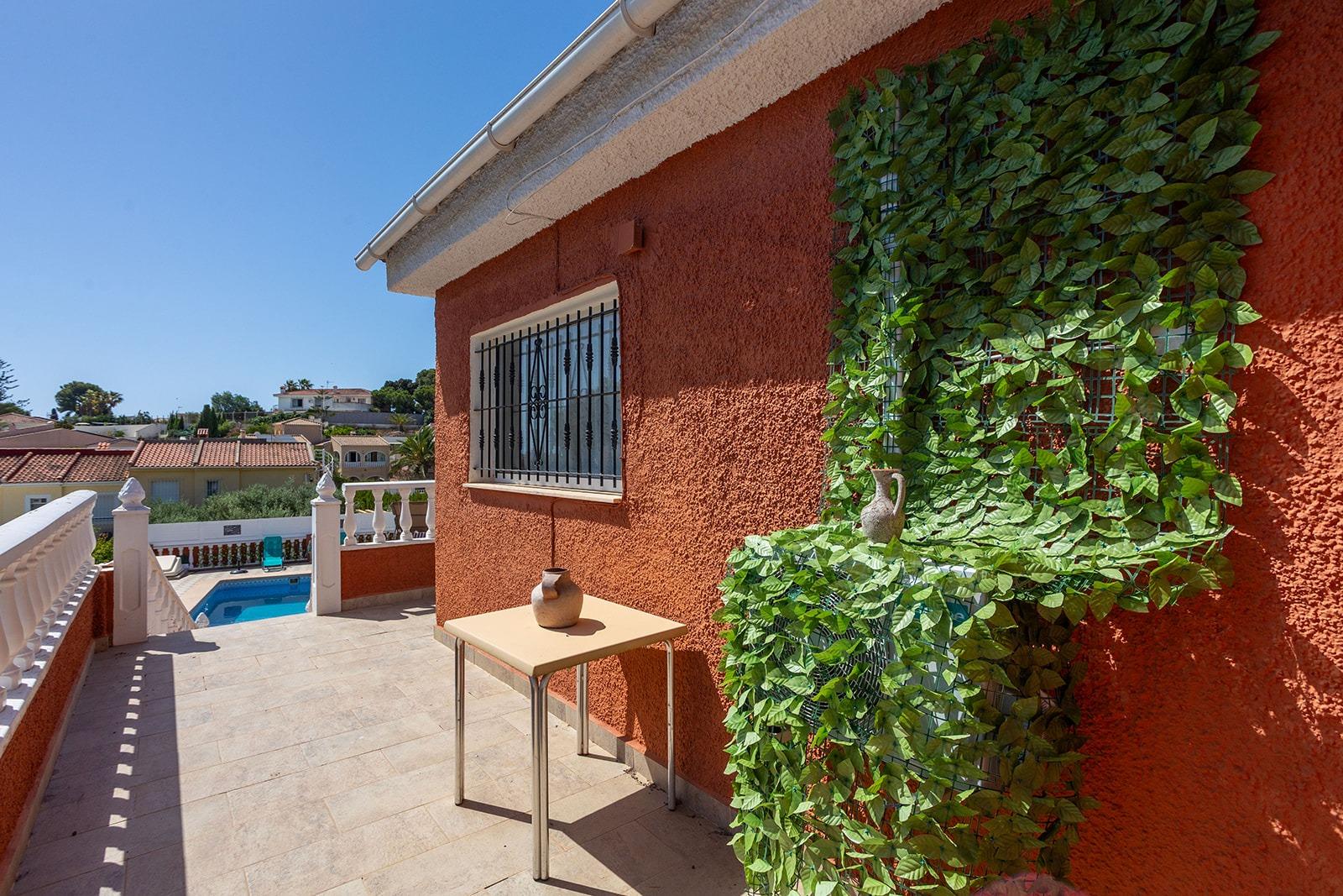 Exterior plot boundary and garden perimeter, villa in Los Balcones, Torrevieja