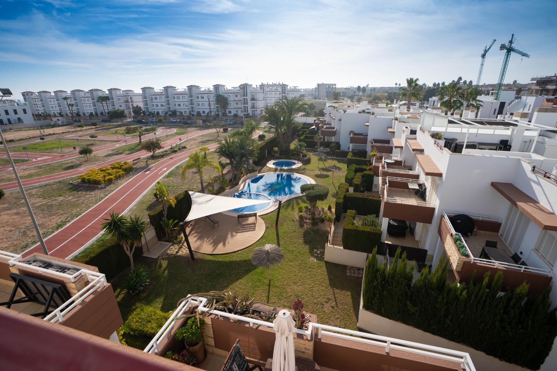 Kitchen with fitted units in 2-bedroom penthouse, Rocío del Mar, Orihuela Costa