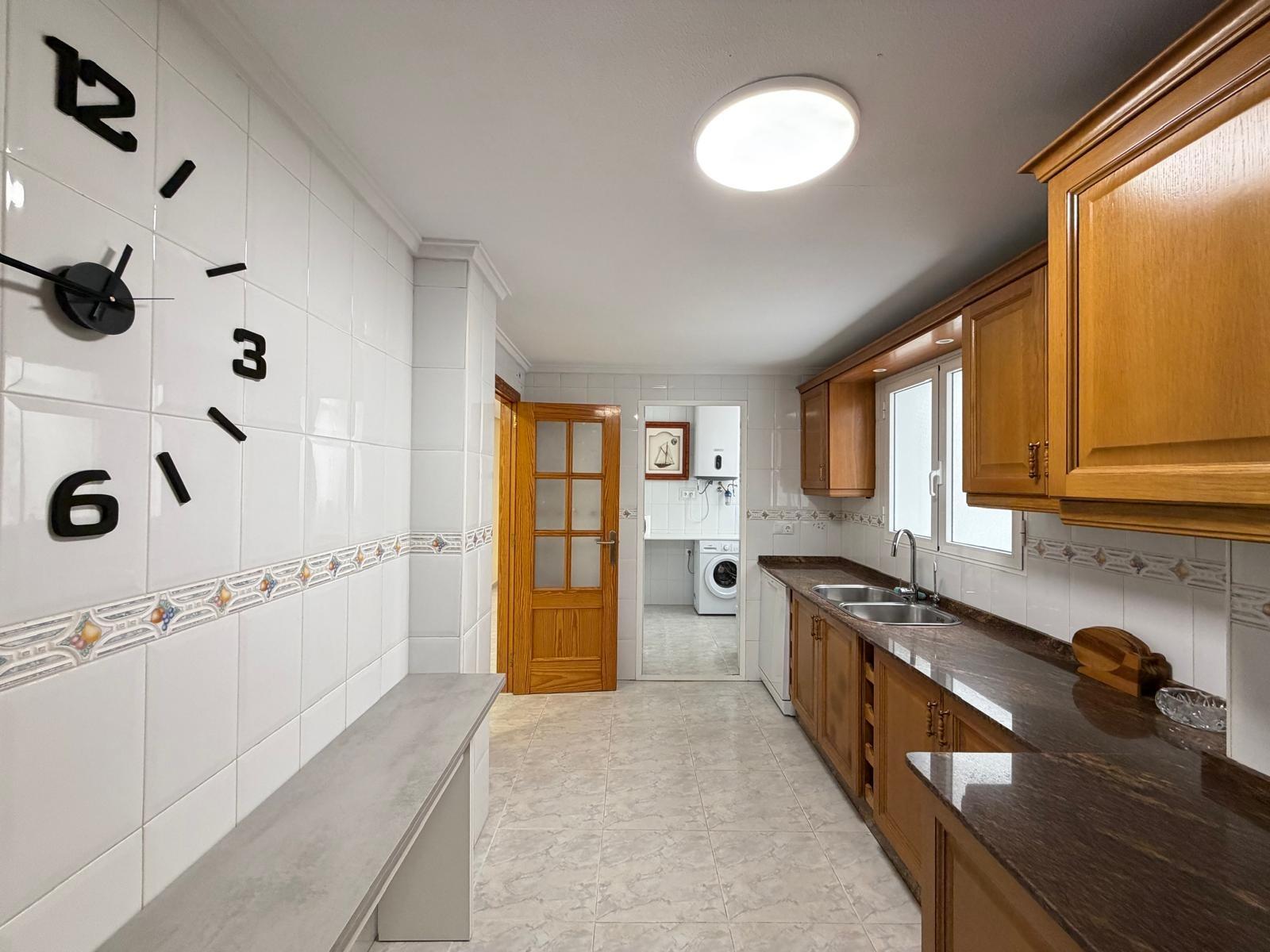 Kitchen worktop and storage units, Playa del Cura, Torrevieja