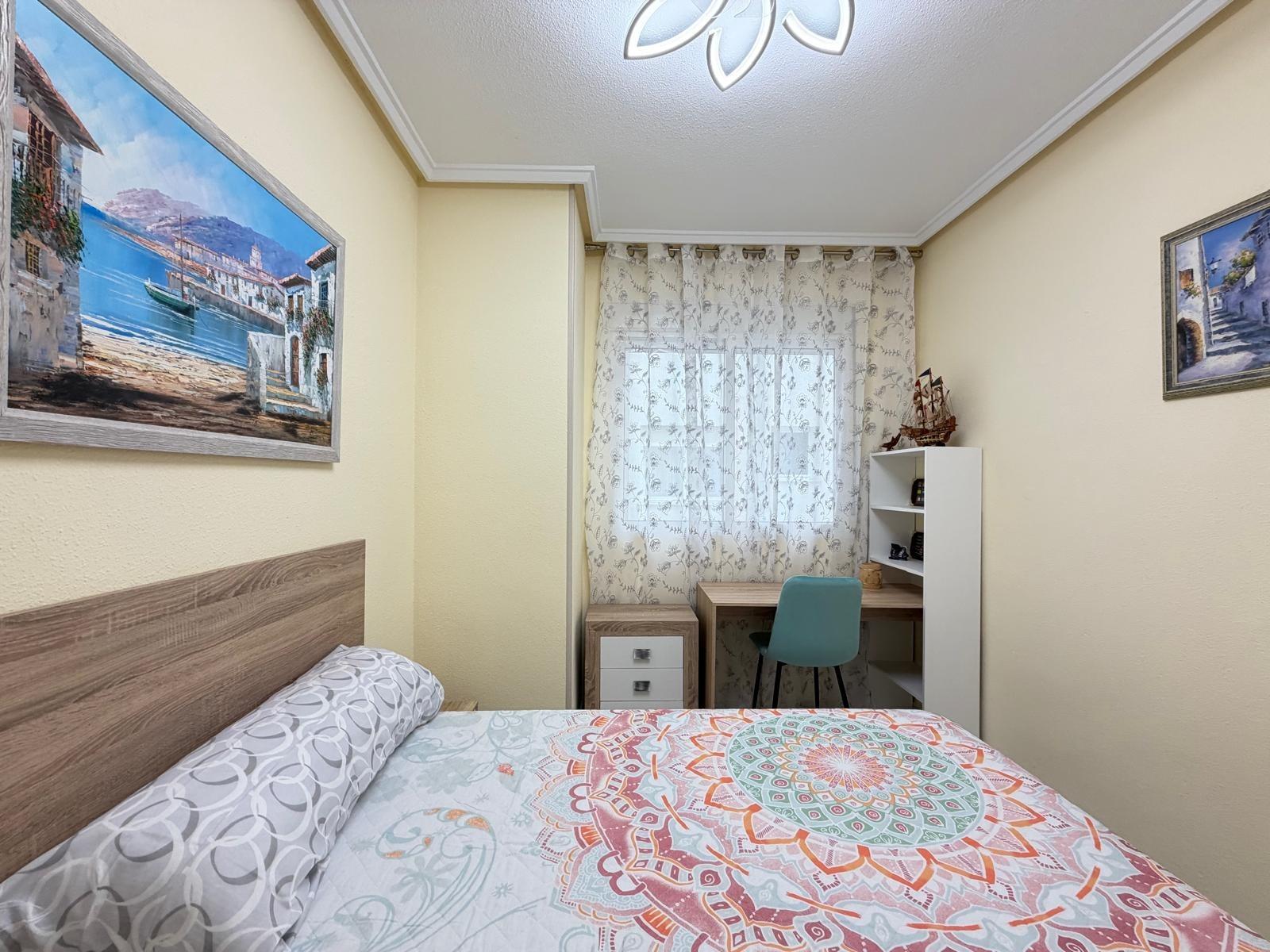 Bathroom tiling and fitted fixtures, 3-bedroom apartment, Playa del Cura