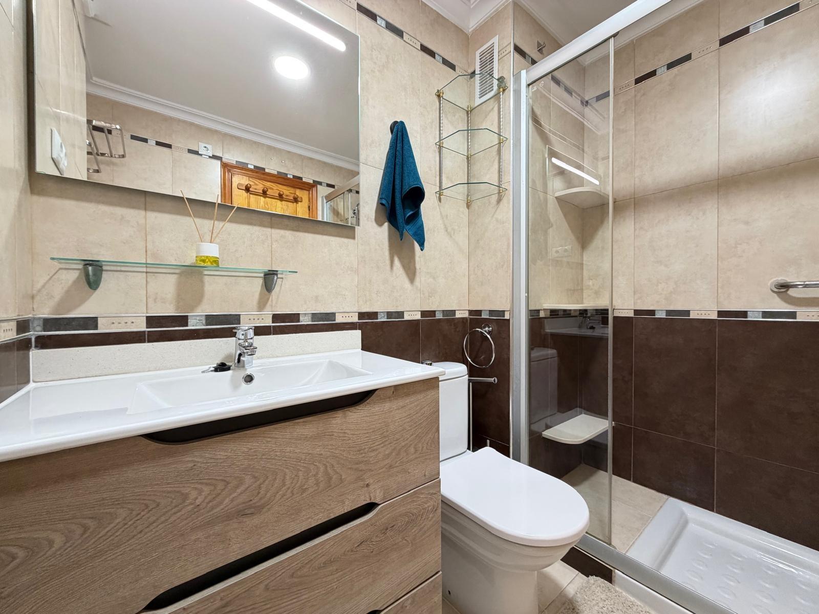 Main bedroom with built-in wardrobes and double bed, Playa del Cura, Torrevieja