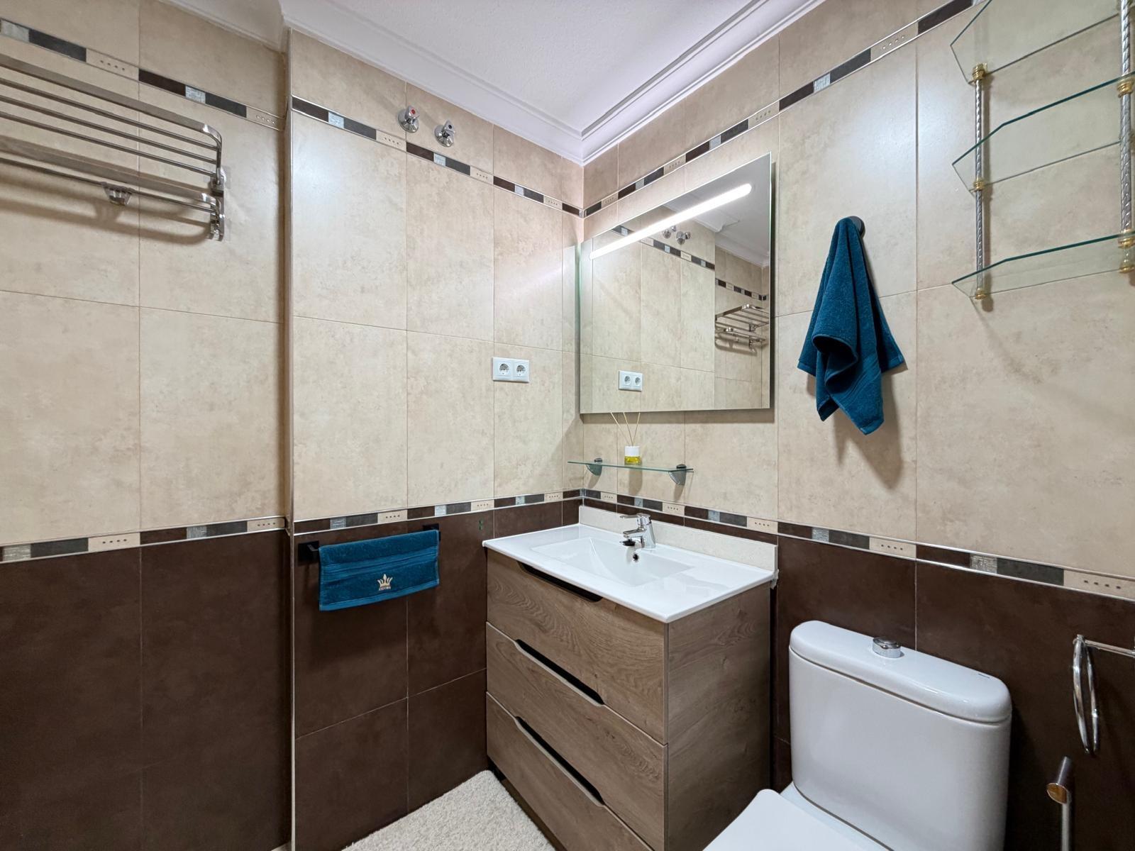 Second bedroom with furniture and window, Playa del Cura, Torrevieja