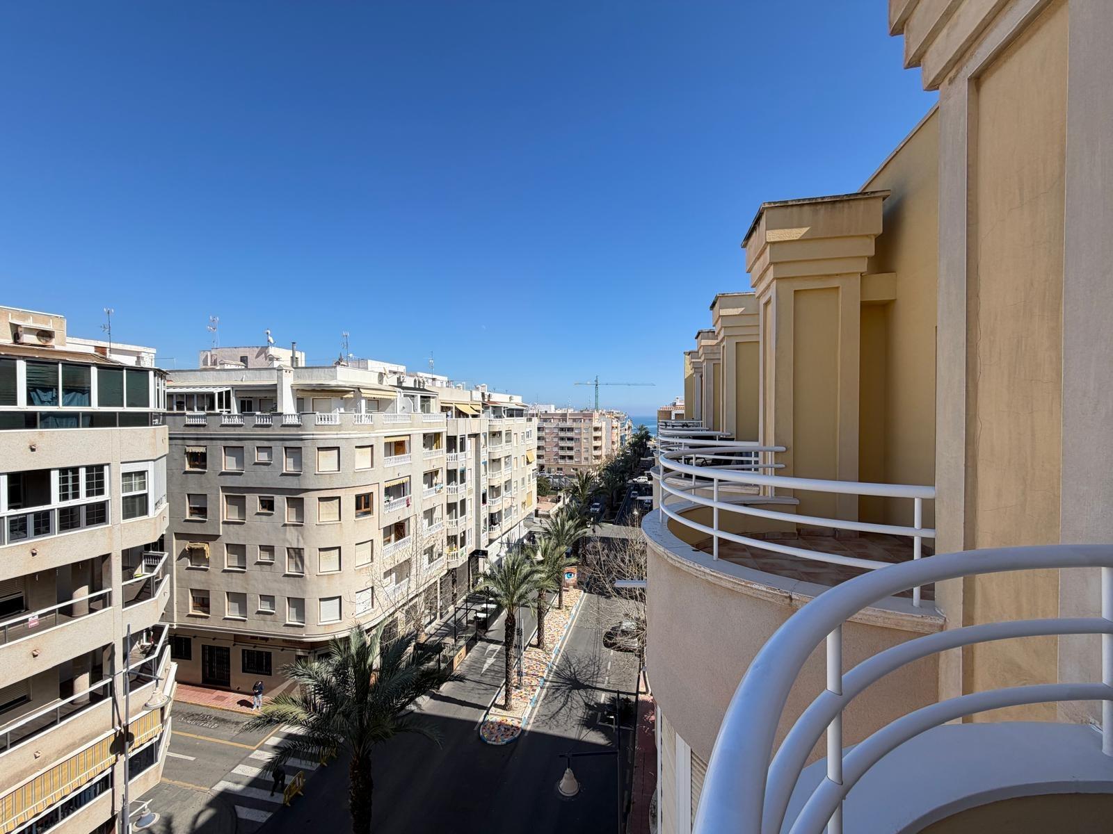 Communal area of gated urbanisation, Playa del Cura, Torrevieja