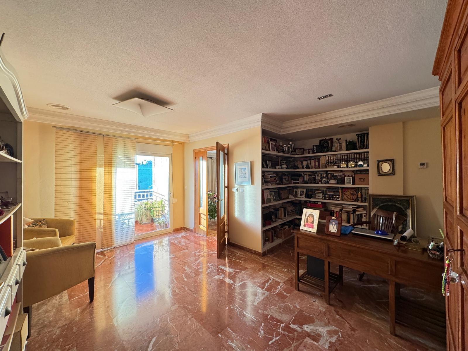 Entrance hallway and corridor, 4-bedroom apartment, Torrevieja Centre