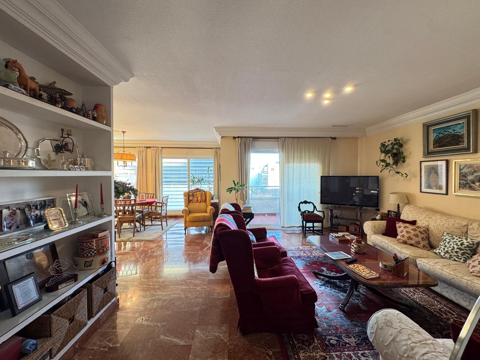 Kitchen with fitted wall and base units, Torrevieja Centre apartment