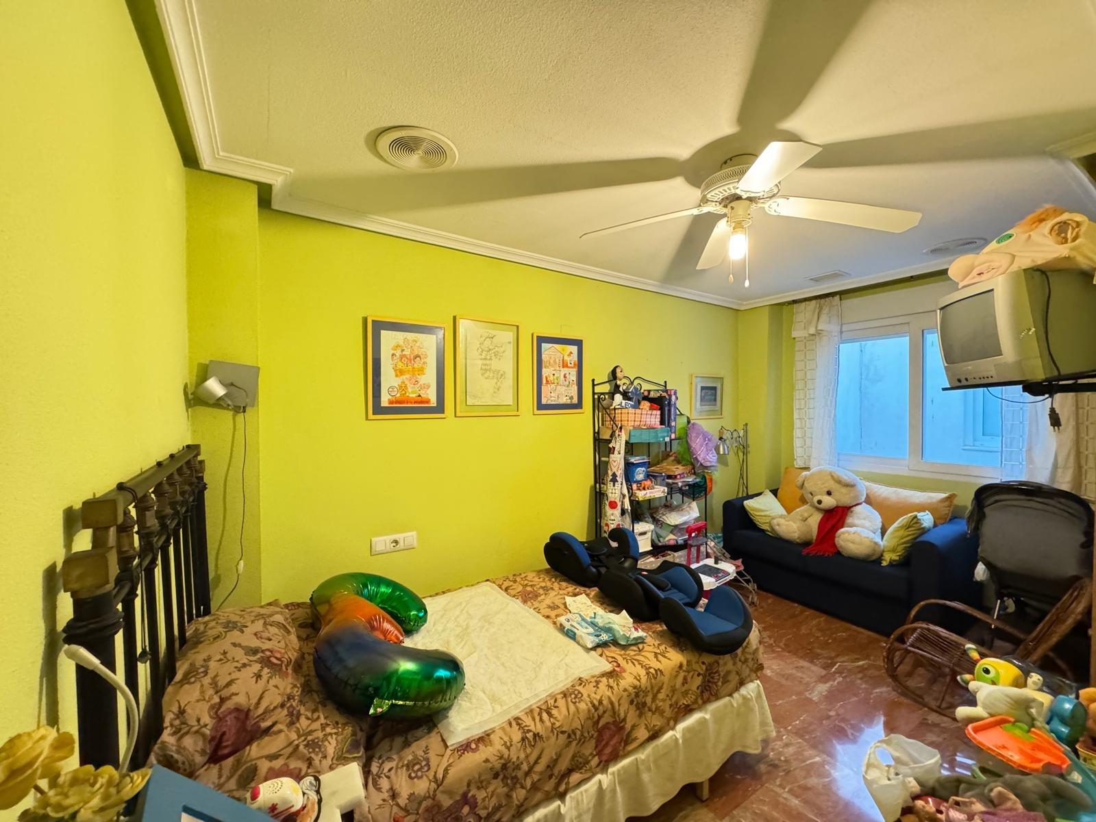 Built-in wardrobes in main bedroom, Torrevieja Centre apartment