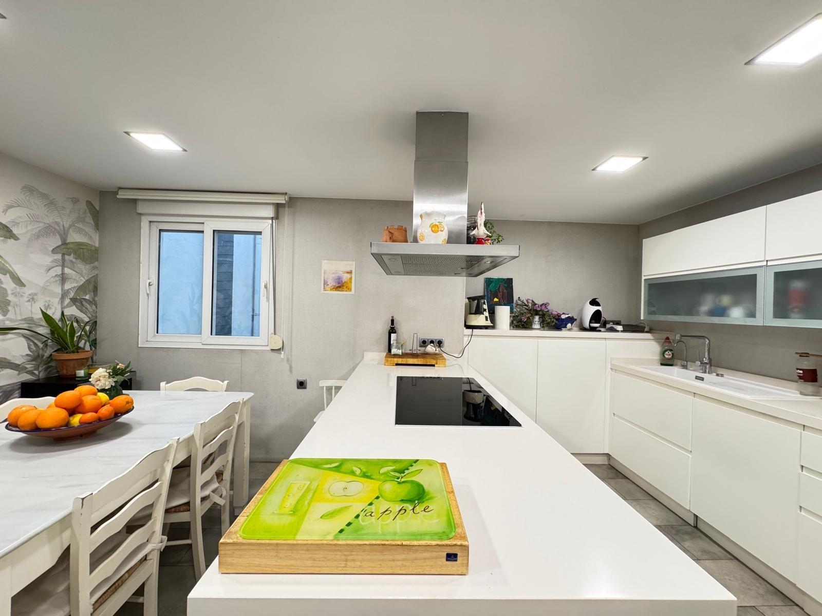 Kitchen counter with sink and drainer, Torrevieja Centre apartment