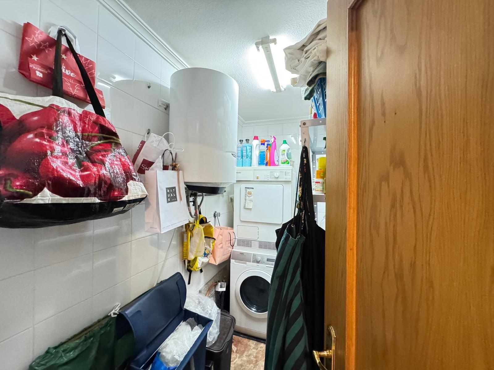 Bathroom vanity unit with mirror above, Torrevieja Centre