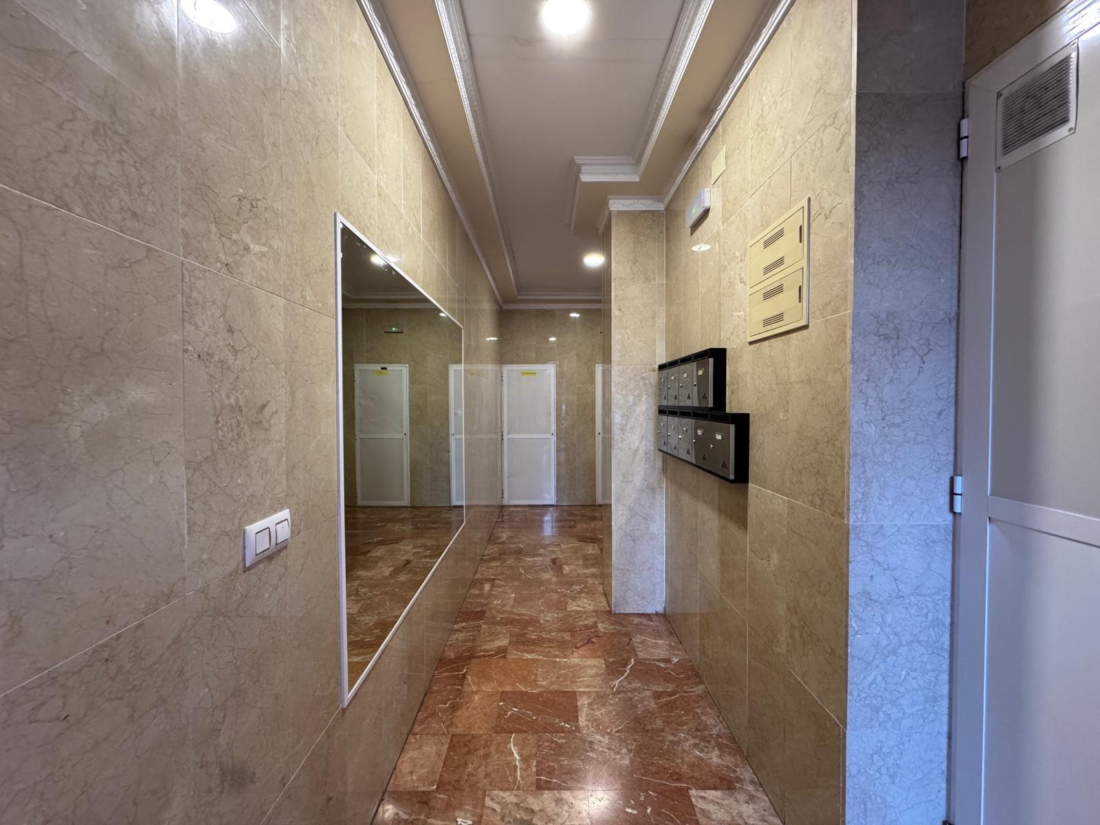 Dining table with chairs, 4-bedroom apartment, Torrevieja Centre
