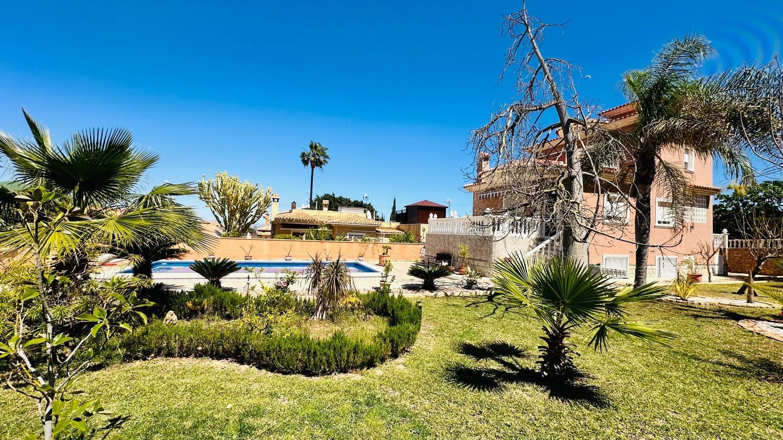 Bedroom with door access to terrace in a 3-bedroom villa in Los Balcones, Torrevieja