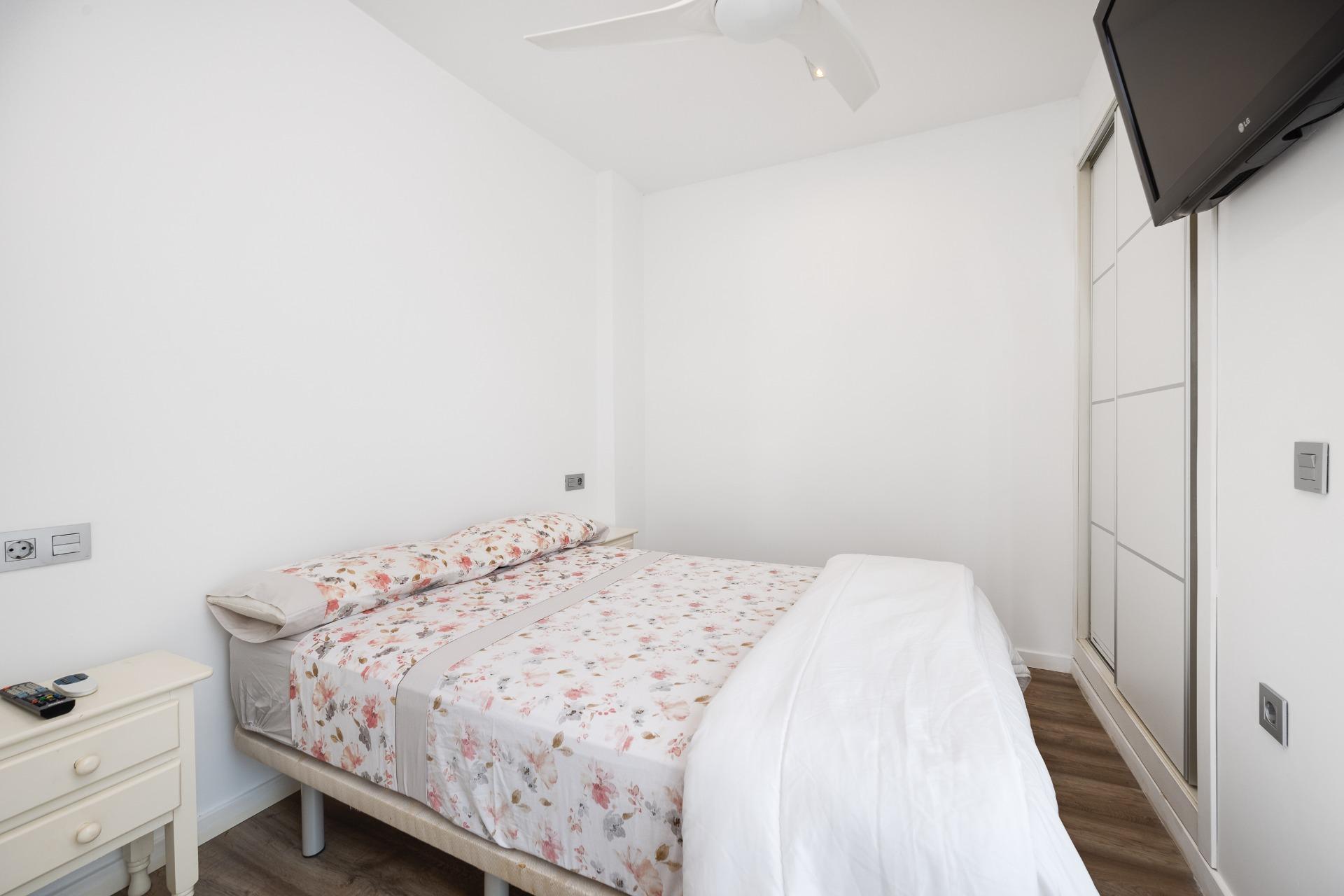 Dining area adjoining living room, 3-bedroom apartment, Playa de los Locos, Torrevieja
