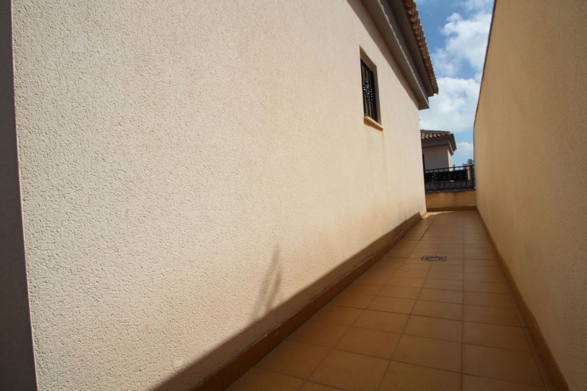 Interior room with natural light, 3-bedroom townhouse Aguas Nuevas 1, Torrevieja