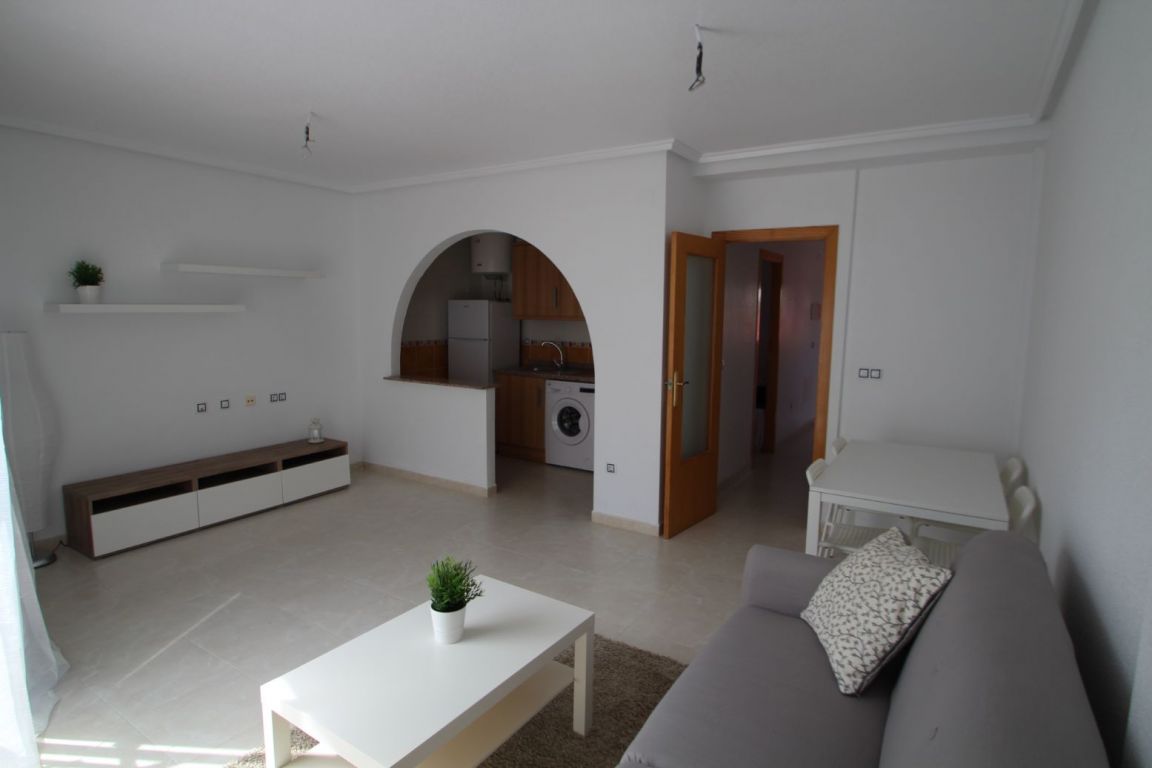 Fitted kitchen with appliances in 3-bedroom townhouse, Aguas Nuevas 1, Torrevieja