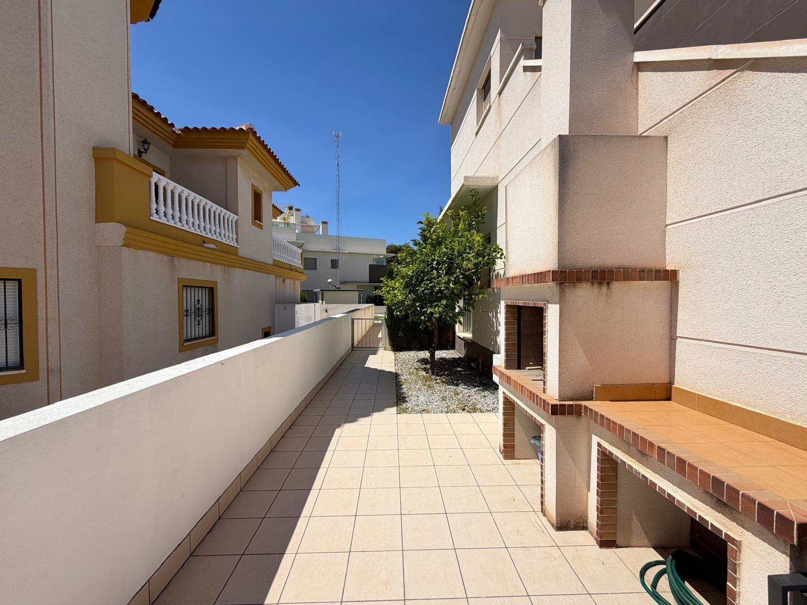 Garden and 115 m² plot of detached villa, Doña Pepa