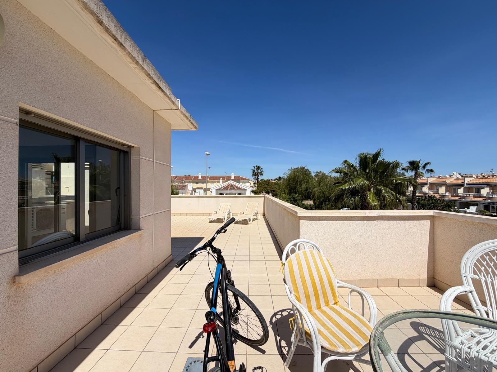 Solarium seating area with open sky, Doña Pepa villa