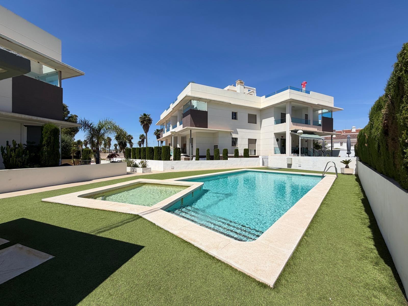 Ground floor room layout showing tiled interior, villa in Doña Pepa