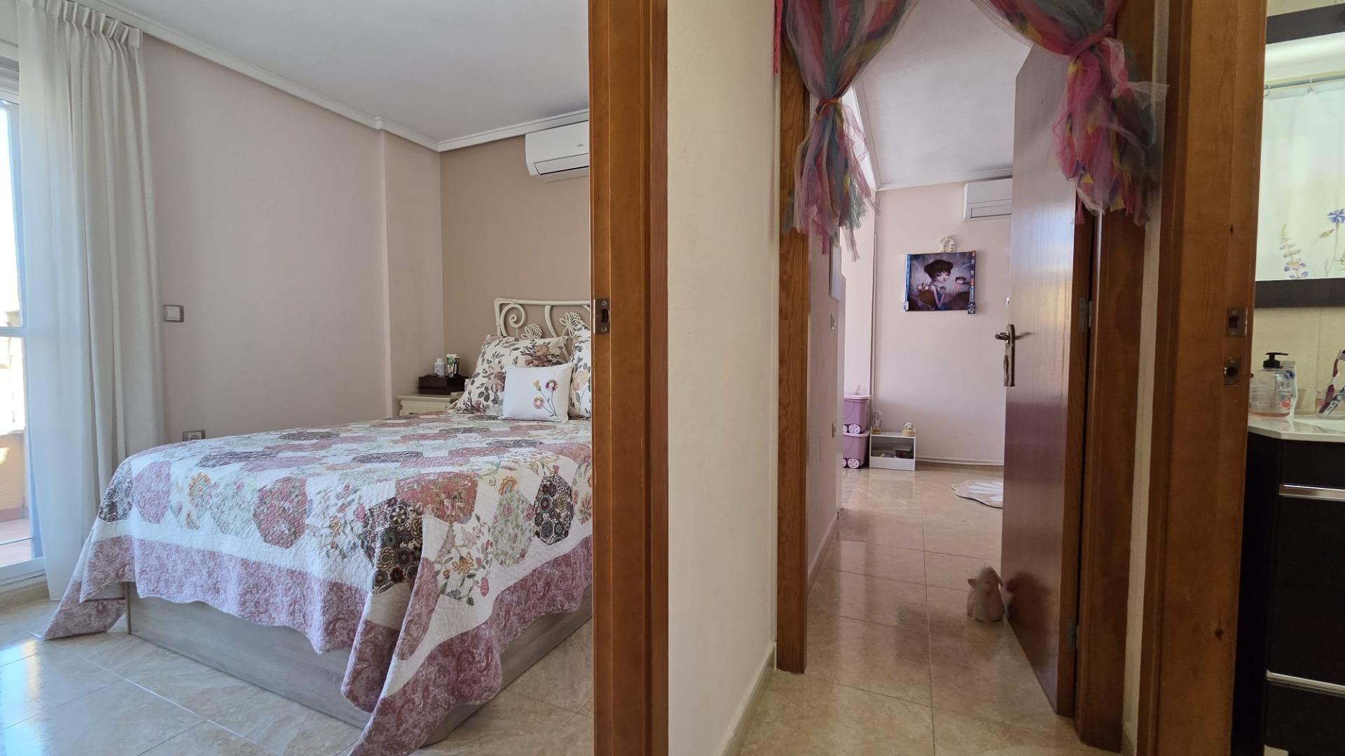 Entrance hallway of 3-bedroom corner townhouse, Aguas Nuevas, Torrevieja
