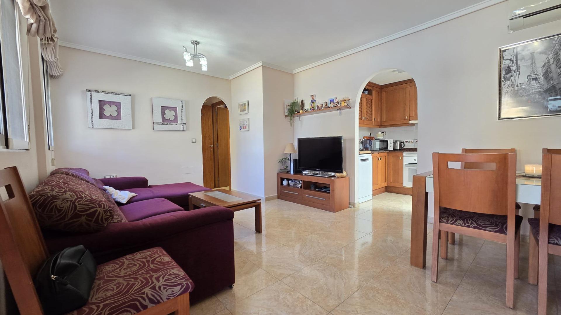 Open-plan living and dining room in 3-bedroom corner townhouse, Aguas Nuevas, Torrevieja