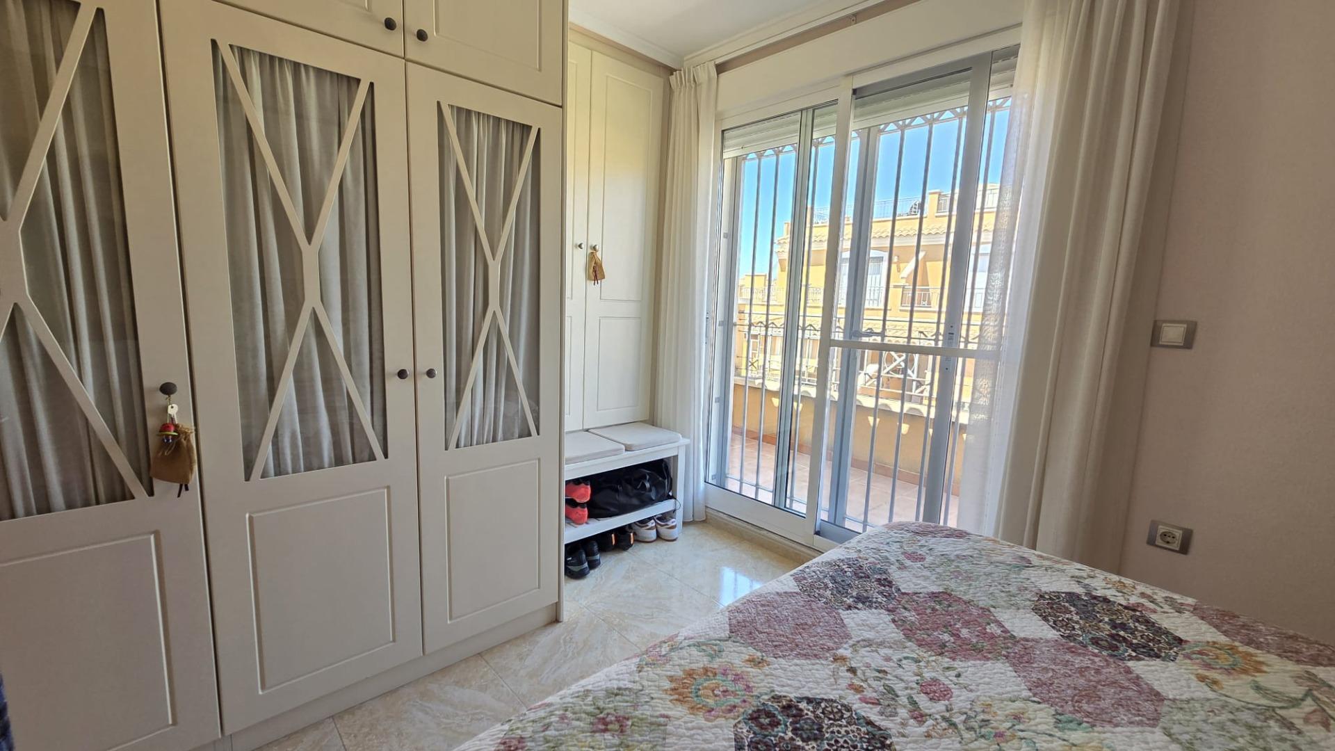 Dining area with natural light in townhouse, Aguas Nuevas, Torrevieja