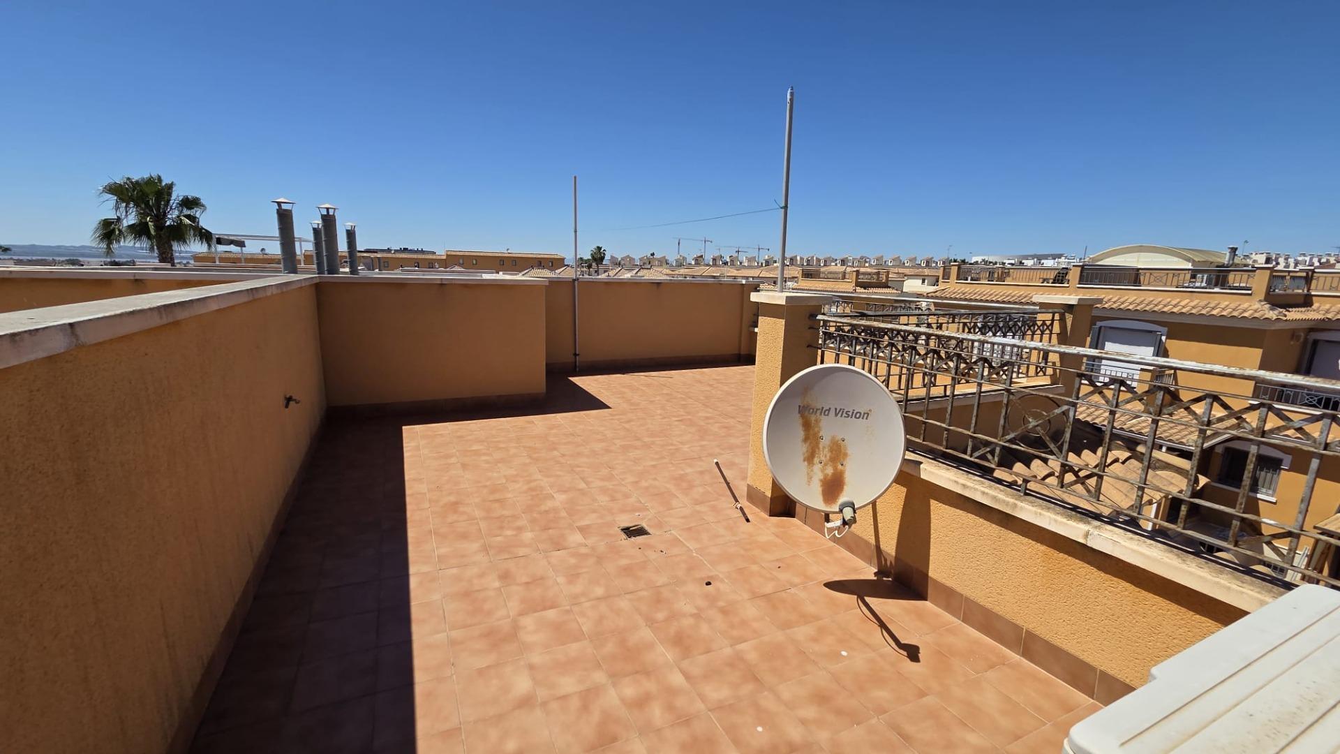 Upper-floor landing in 3-bedroom townhouse, Aguas Nuevas, Torrevieja