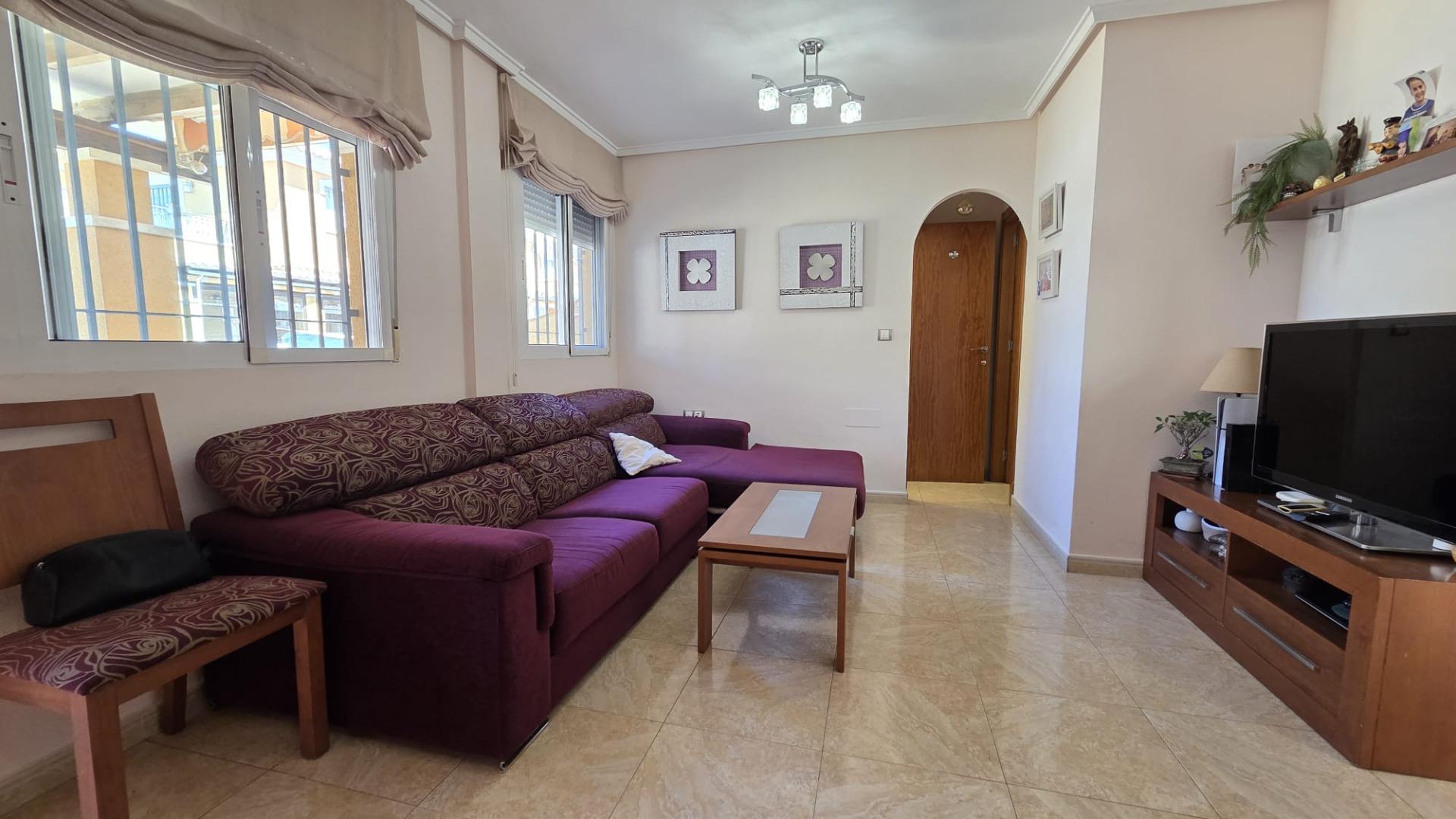 Main bedroom with built-in wardrobes in corner townhouse, Aguas Nuevas, Torrevieja