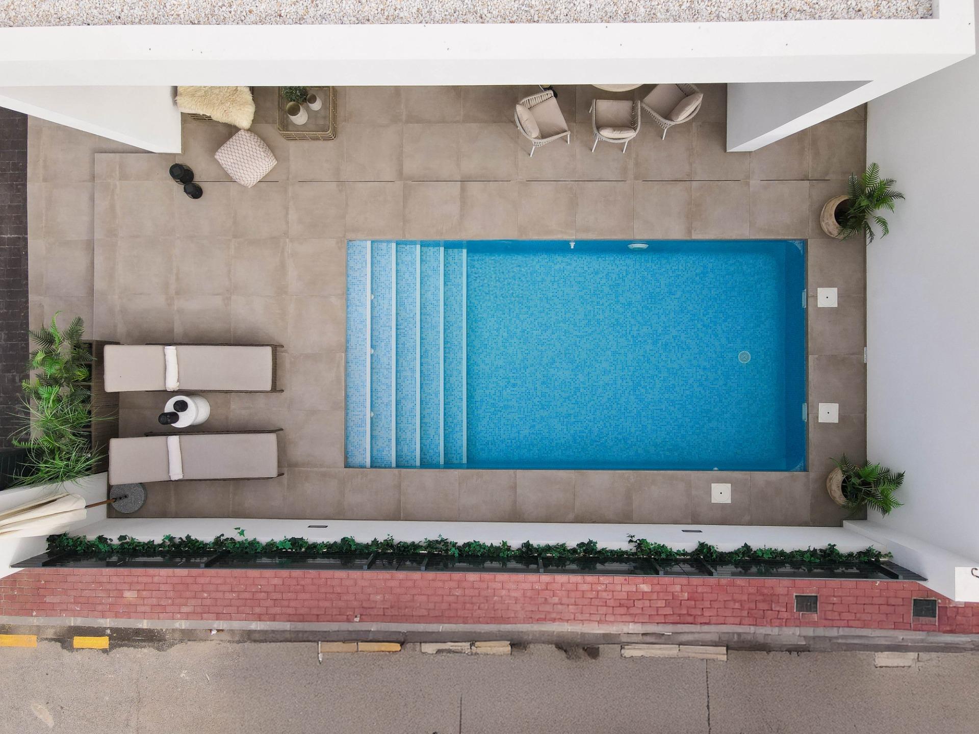 Family bathroom with contemporary fittings, 3-bedroom villa in La Siesta