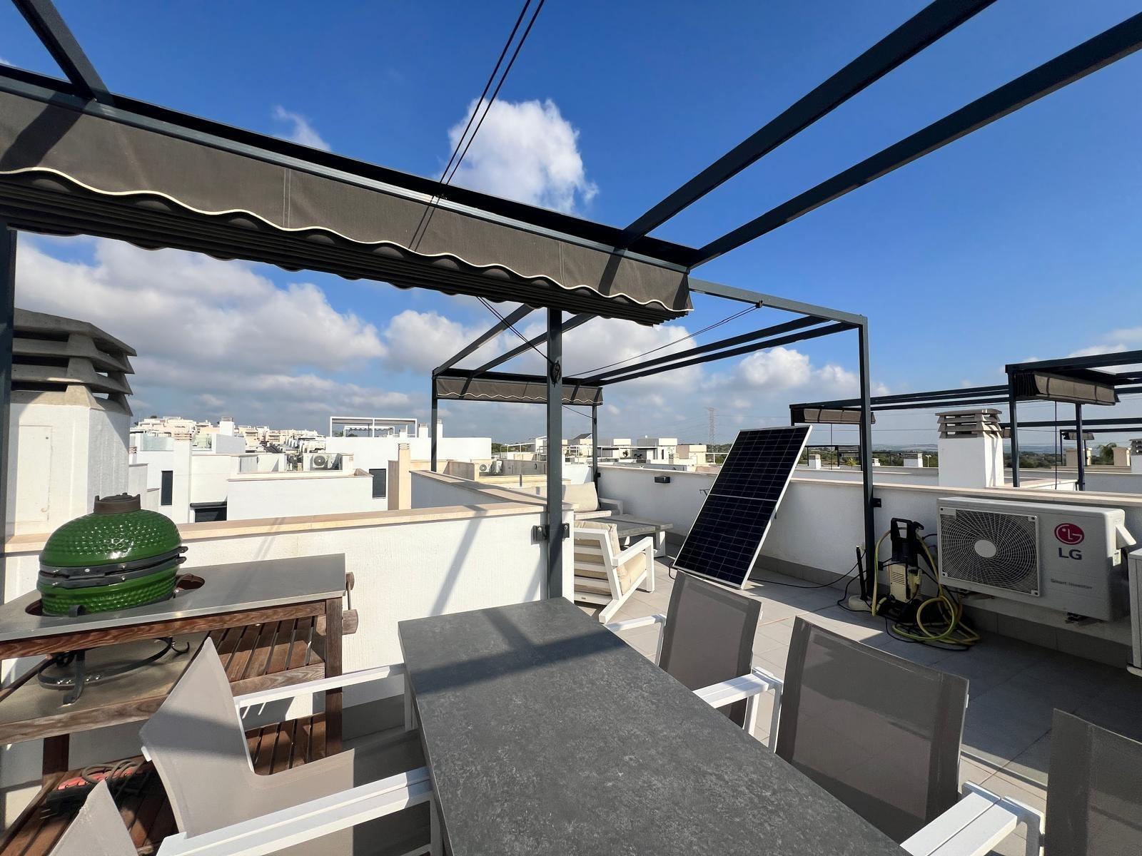 First-floor terrace with access to rooftop solarium, Villamartín-Las Filipinas