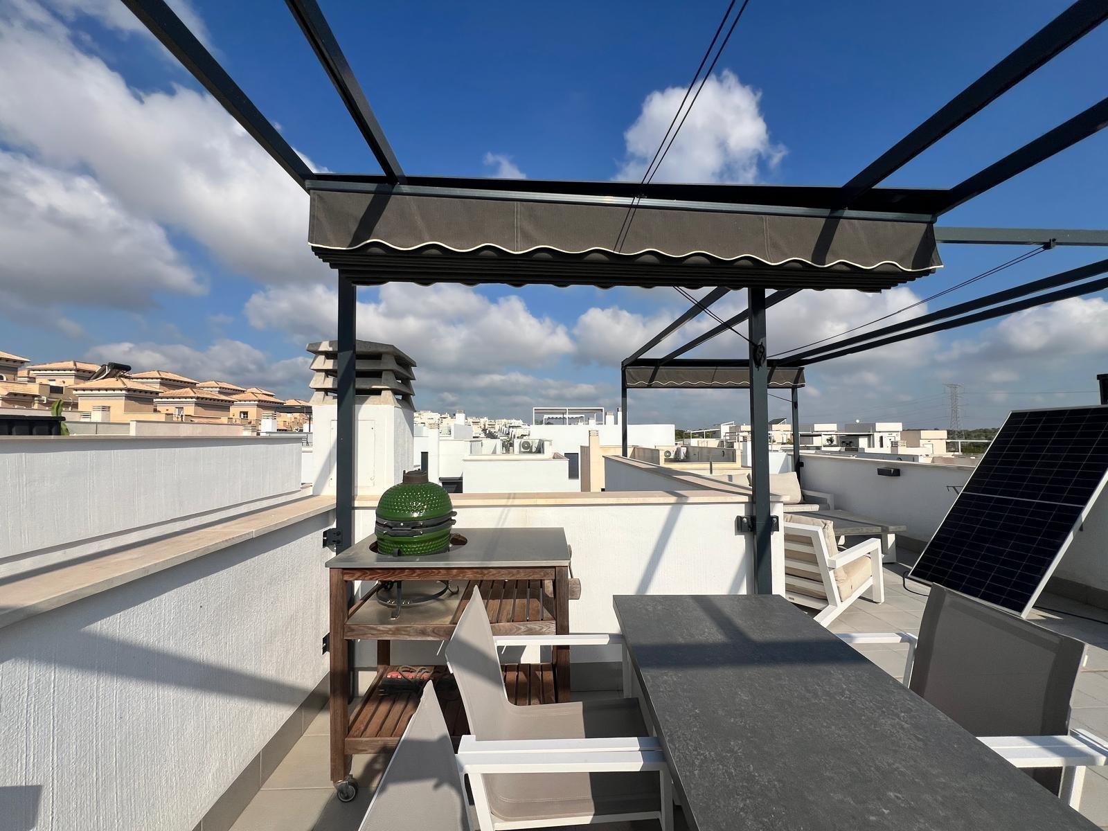 Rooftop solarium with open views, 3-bedroom villa, Villamartín-Las Filipinas, Orihuela Costa