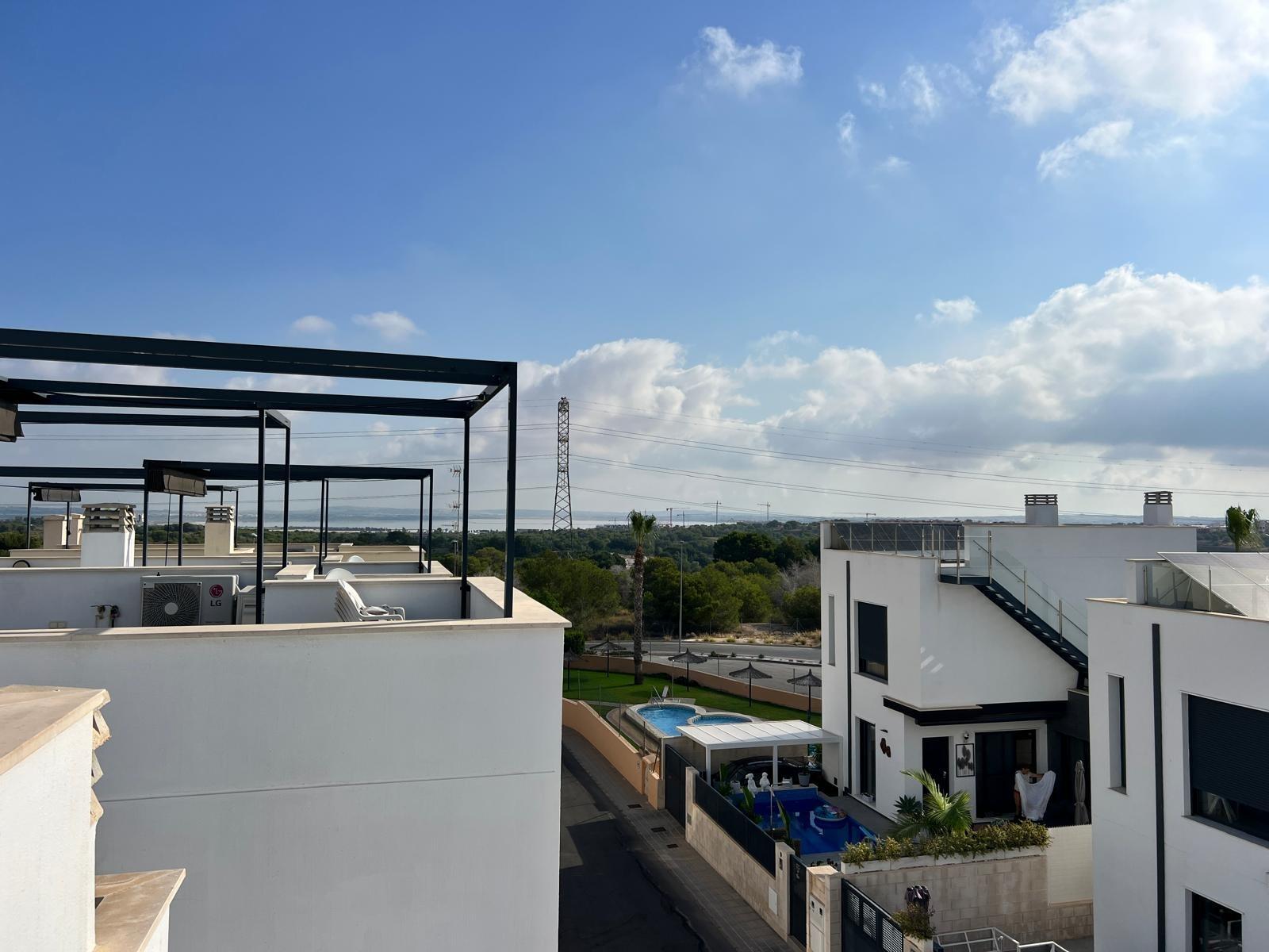 Rooftop solarium seating area, villa in Villamartín-Las Filipinas