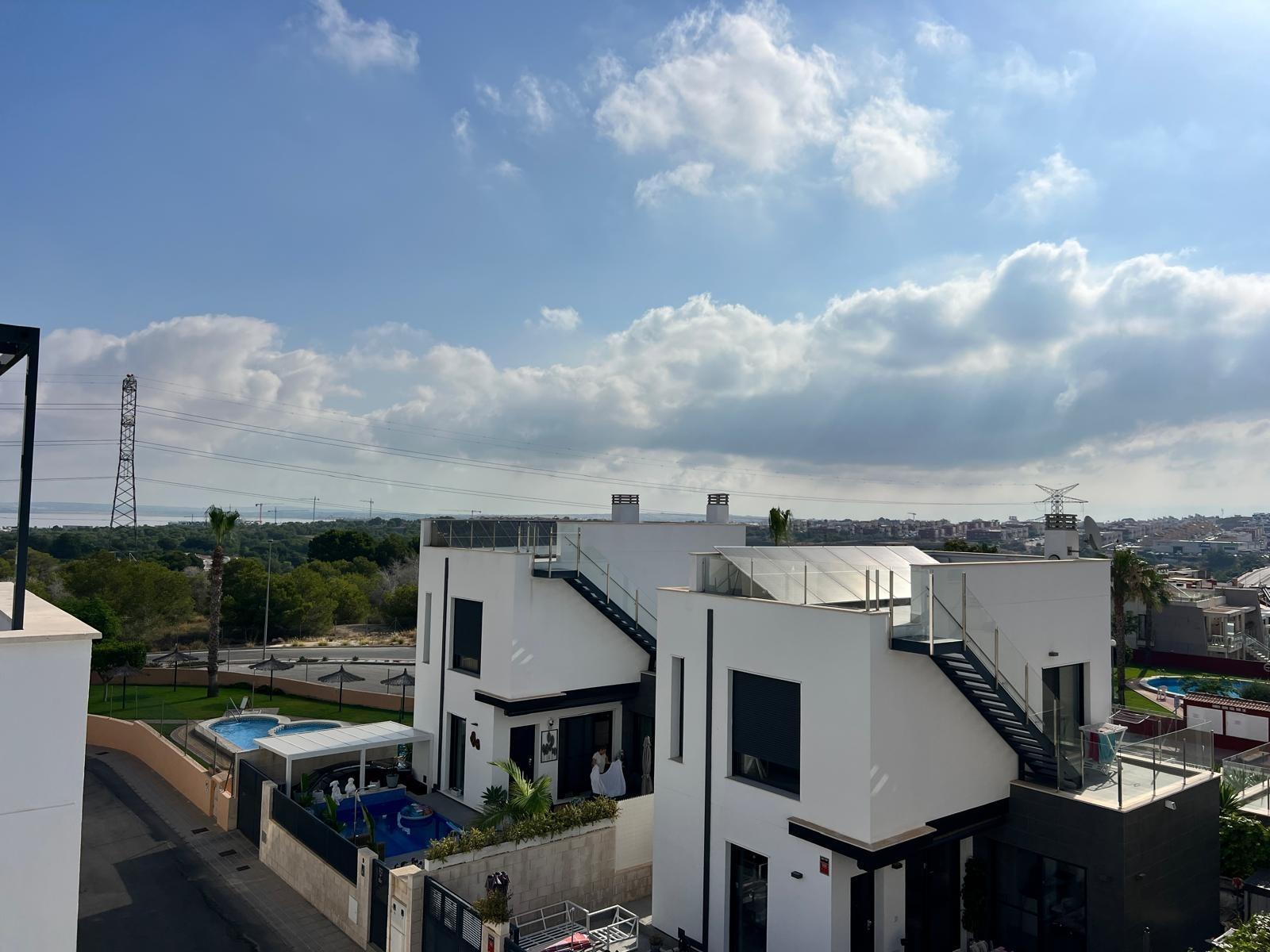 Front elevation and private parking for two vehicles, Villamartín-Las Filipinas